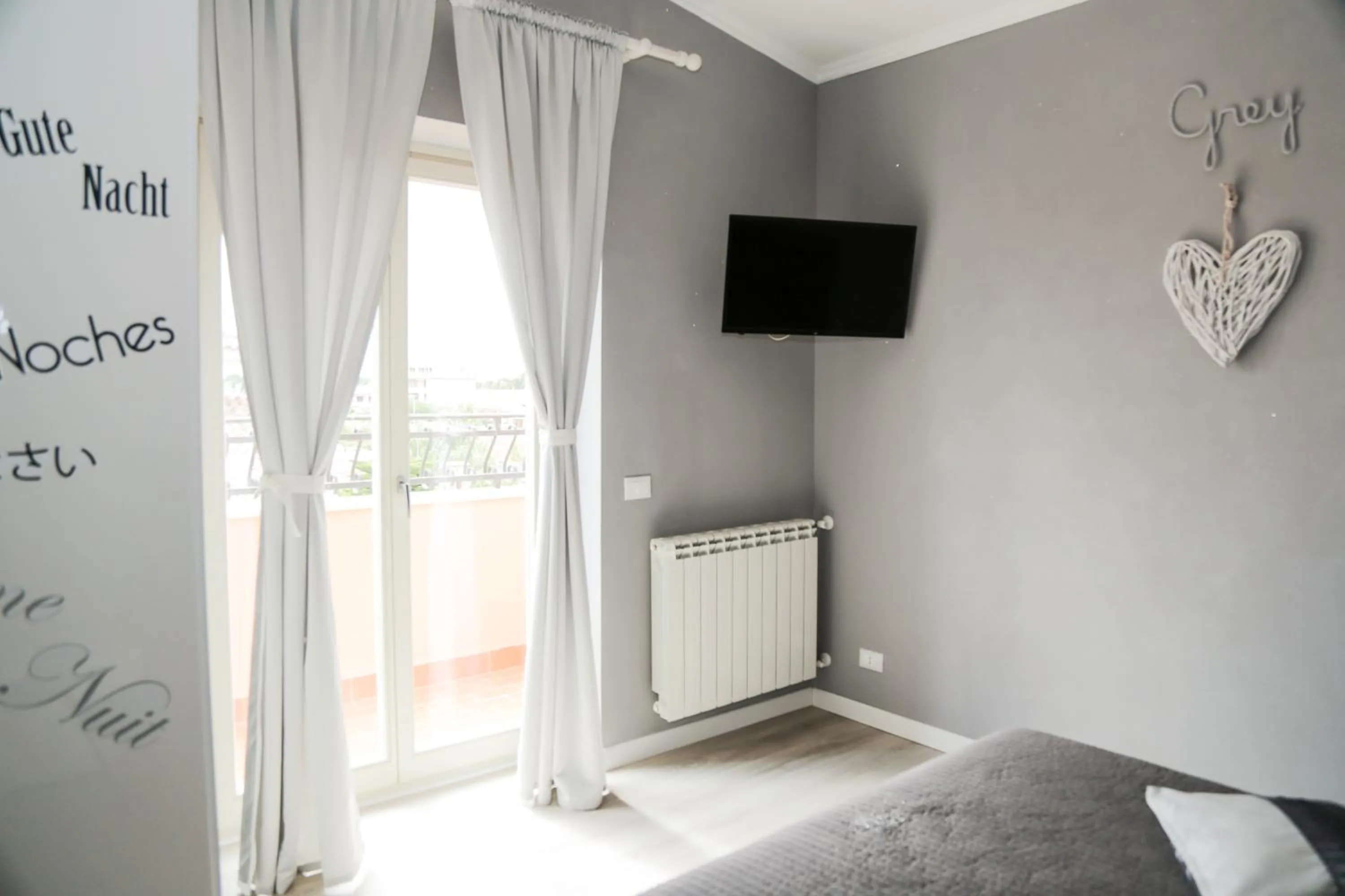 Photo of the whole room in Villa Erasi