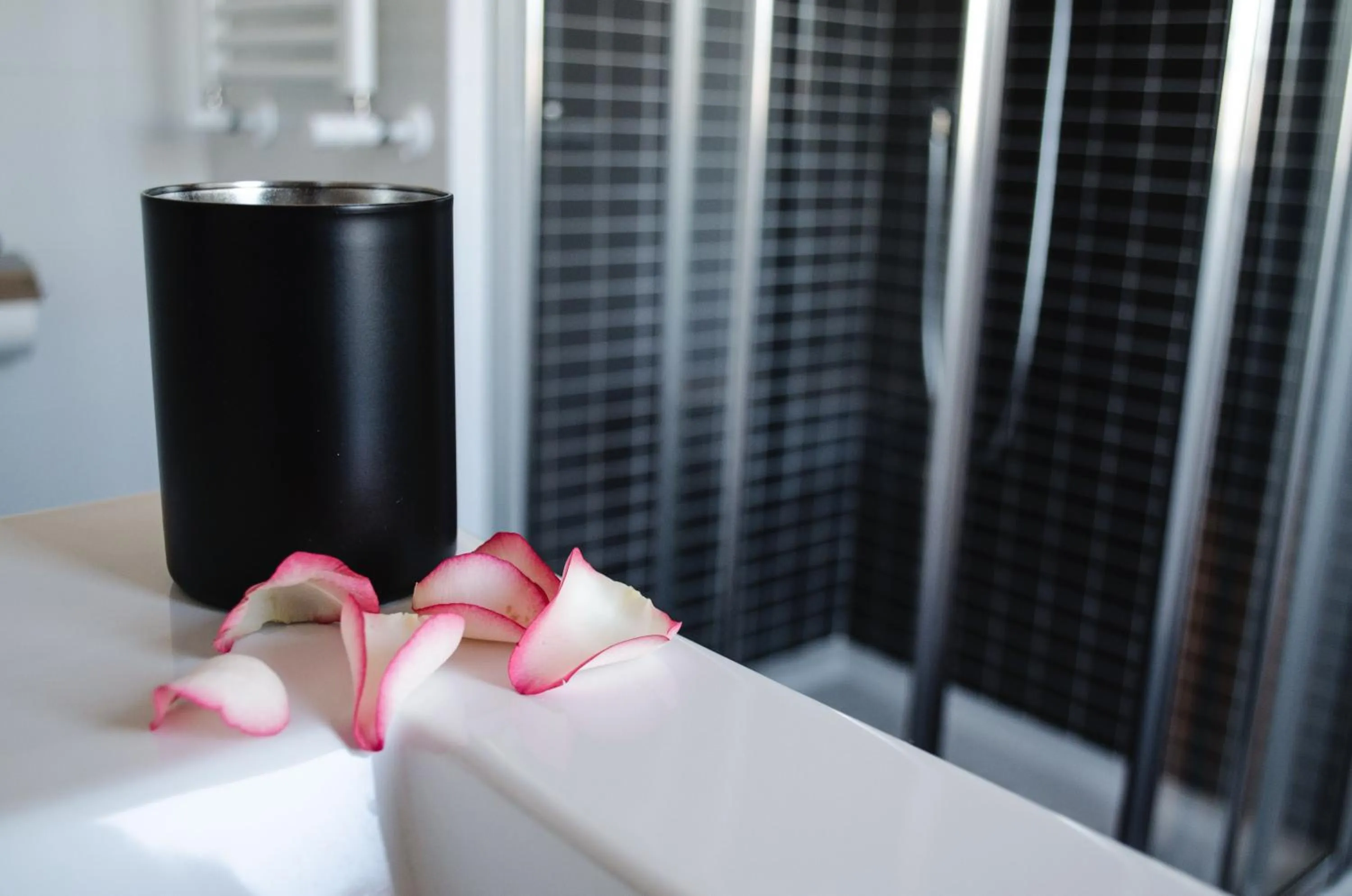 Bathroom, Bed in Villa Erasi