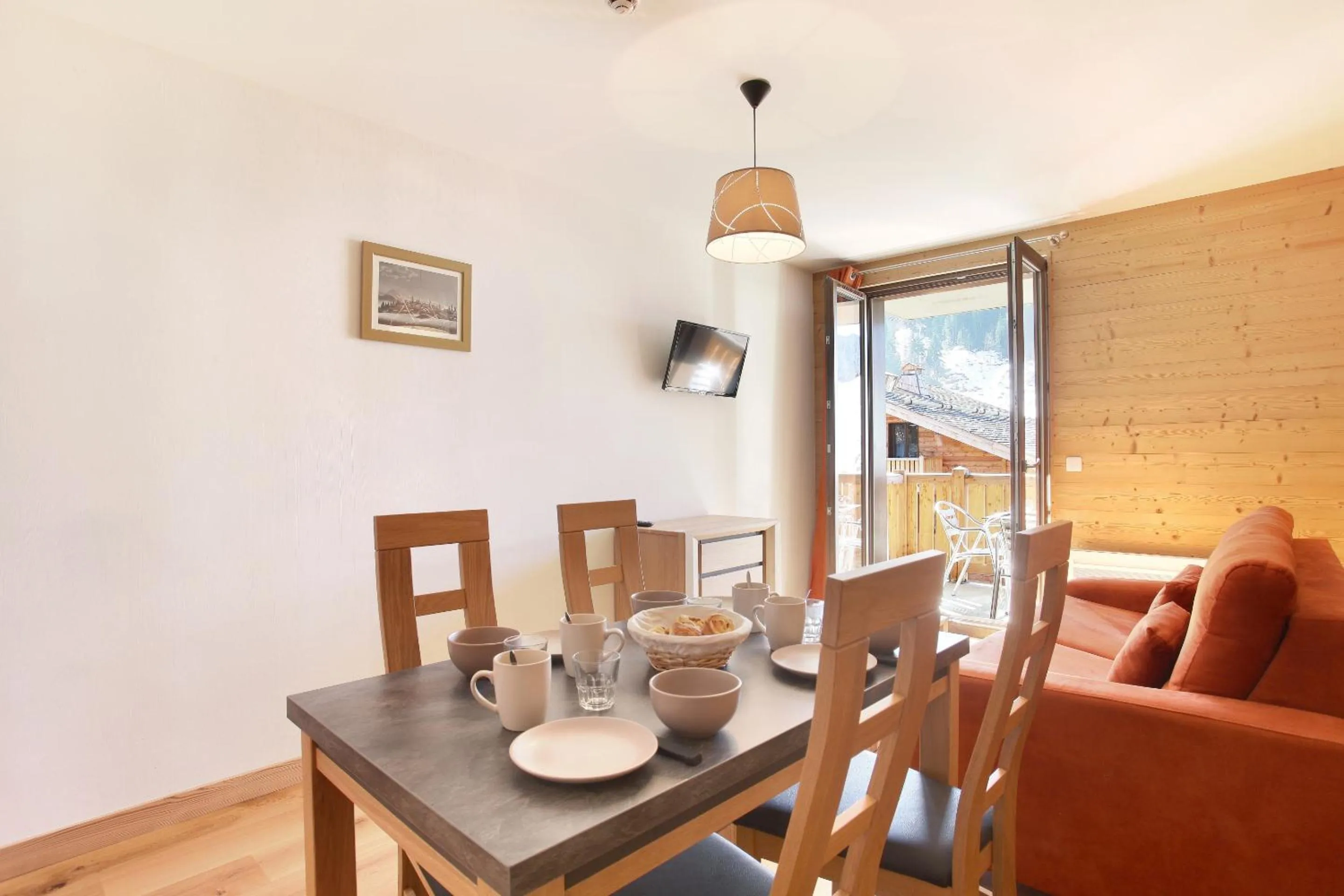 Dining area in Résidence et Spa Odalys Mendi Alde