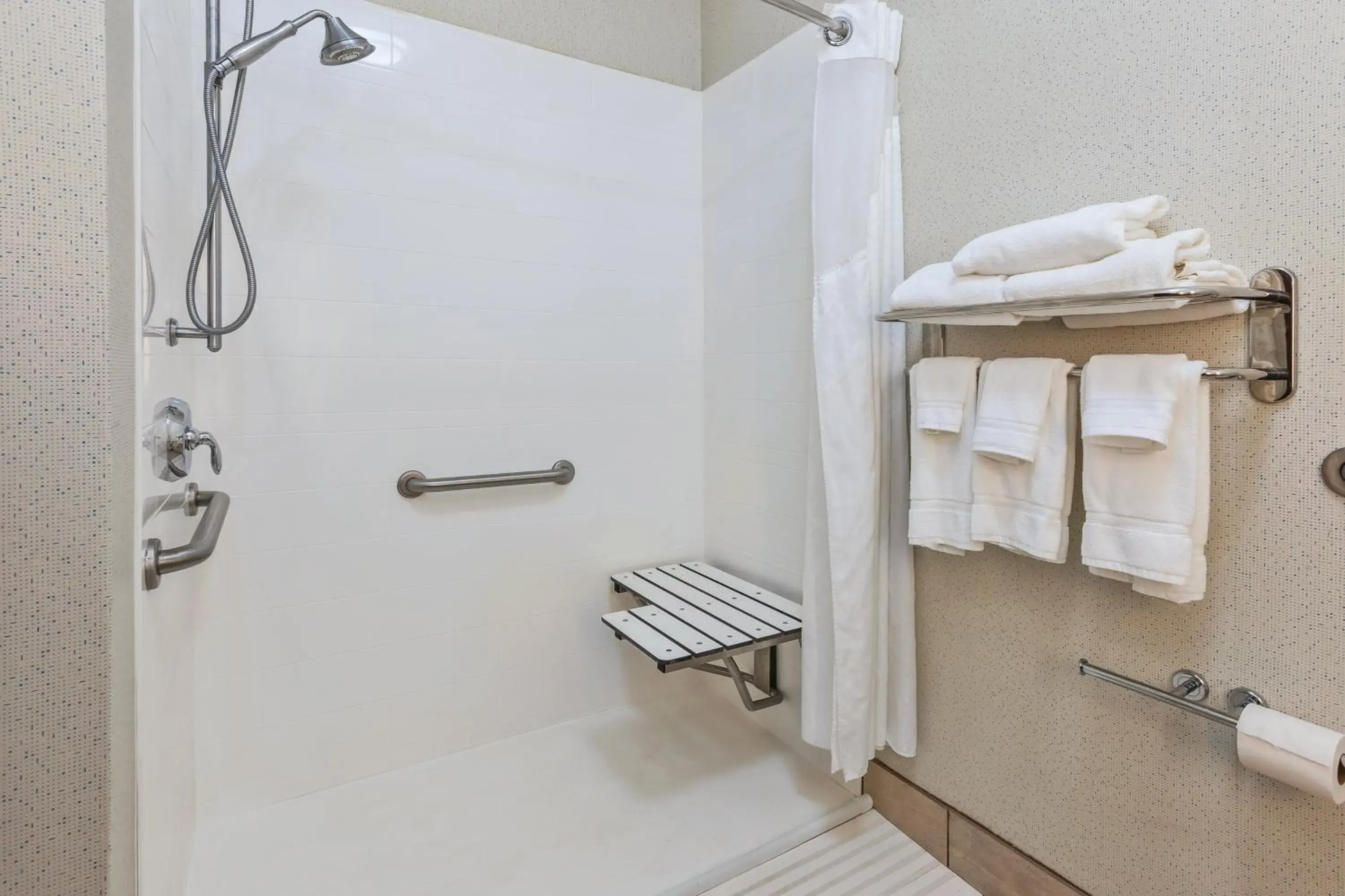 Bathroom in Holiday Inn Express Hotel & Suites Cleveland-Richfield by IHG Bathroom in Holiday Inn Express Hotel & Suites Cleveland-Richfield by IHG