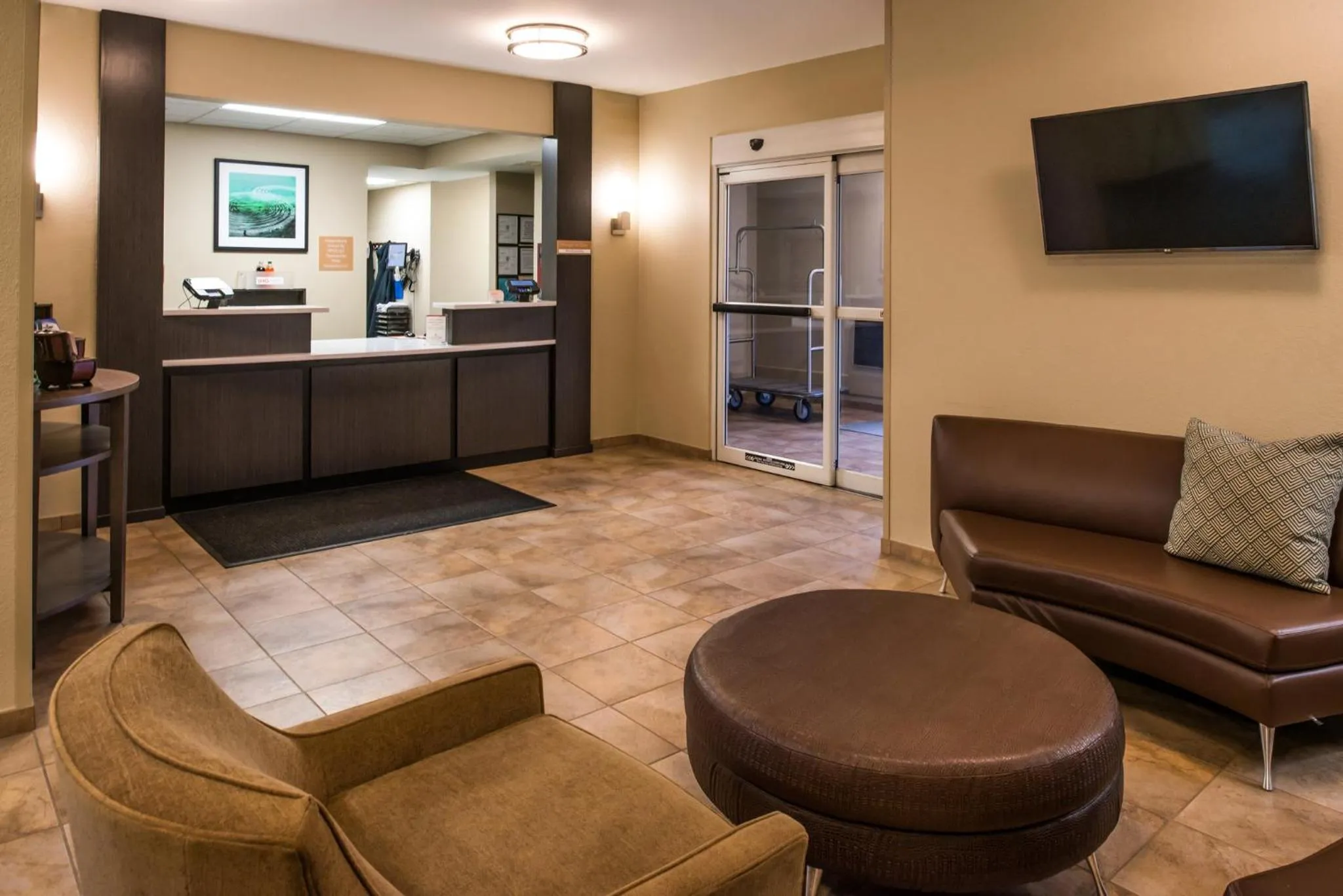 Property building in Candlewood Suites Paducah by IHG