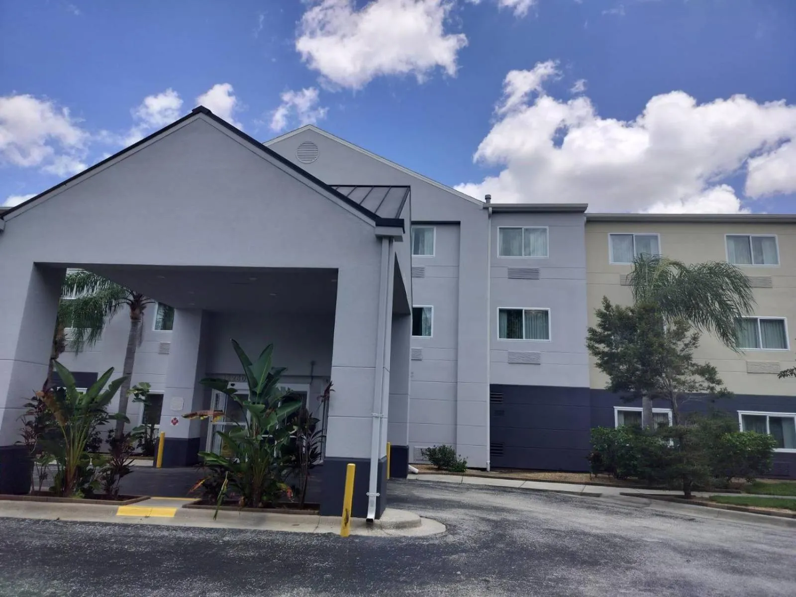 Property building in Fairfield Inn and Suites by Marriott Tampa North