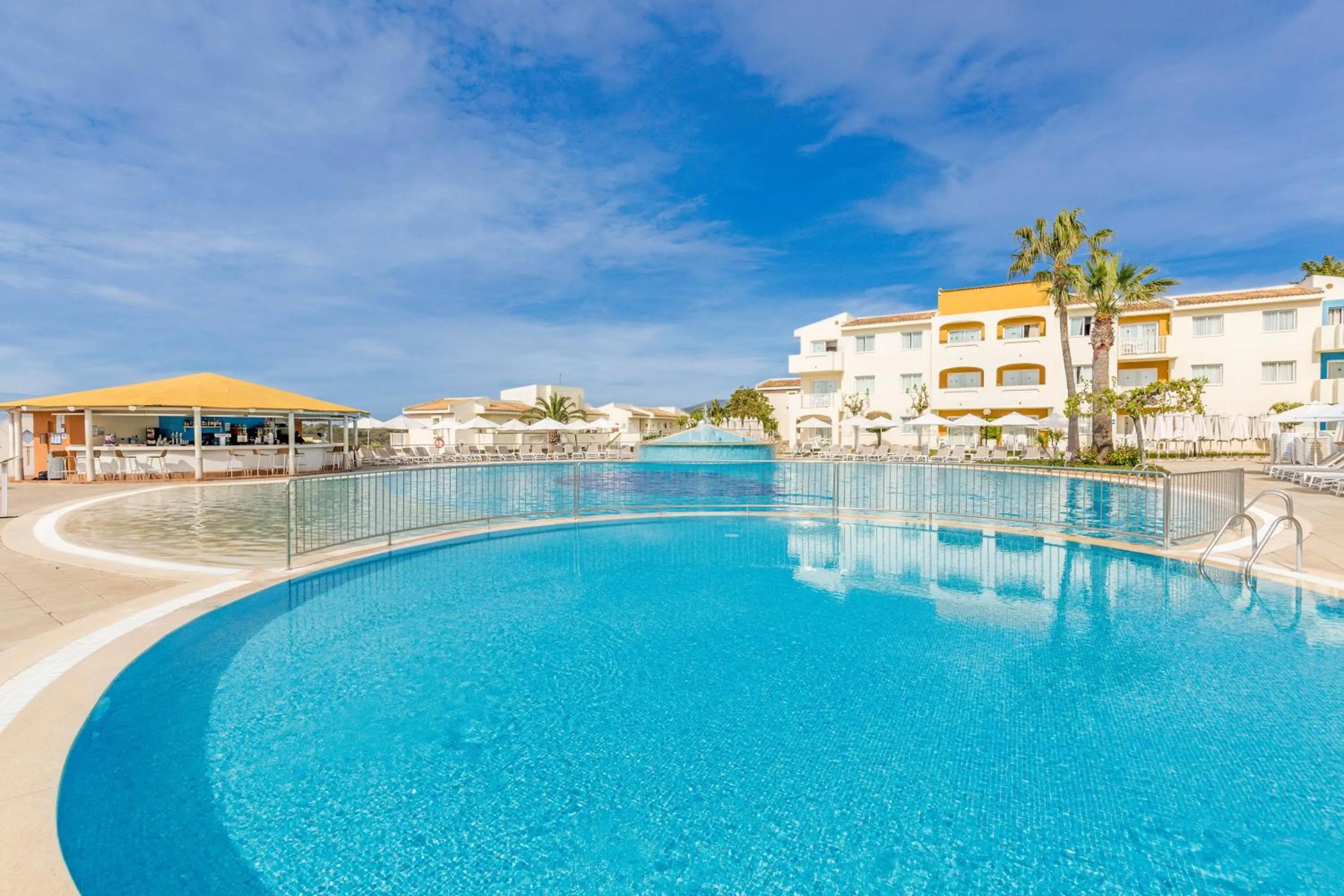 Swimming pool in Blau Punta Reina