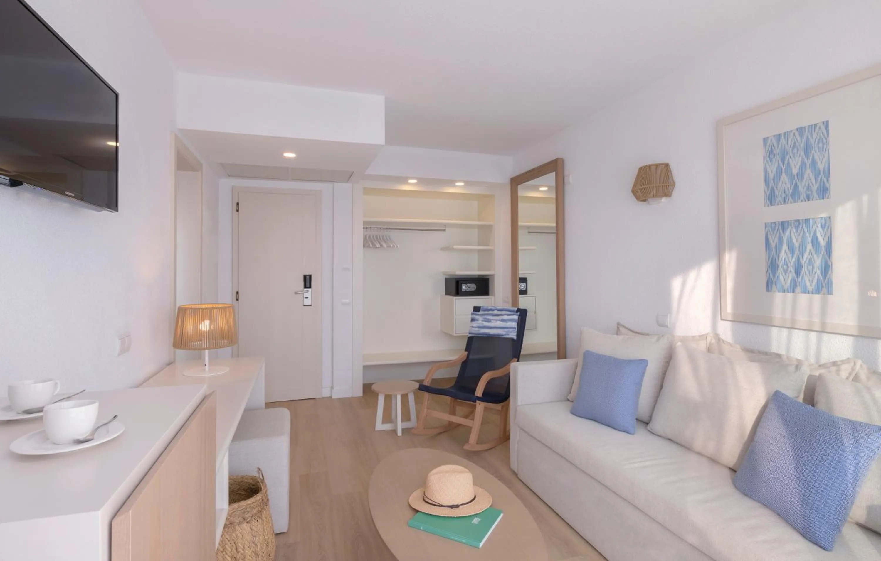 Photo of the whole room in Blau Punta Reina