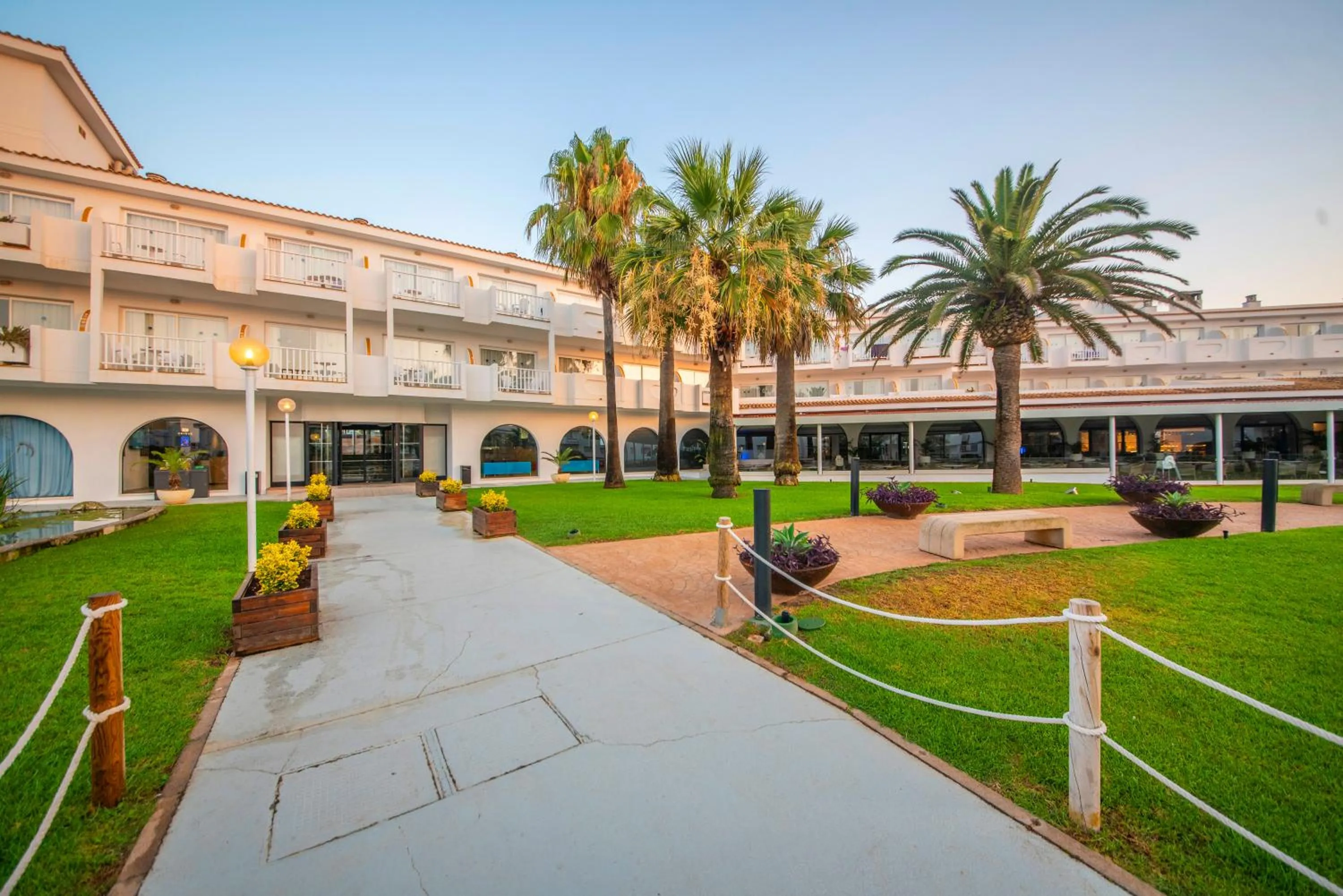 Property building in Blau Punta Reina