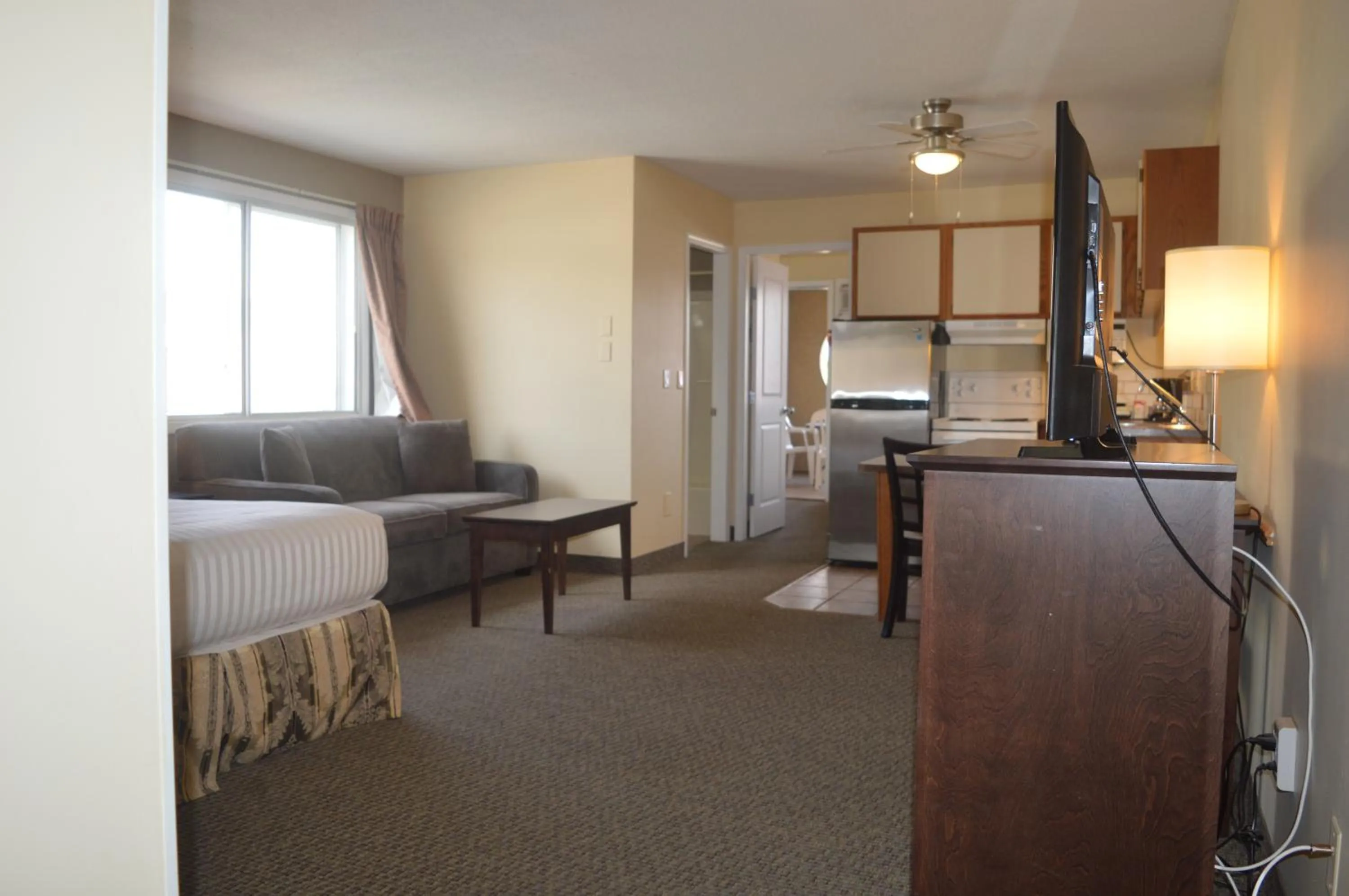 Photo of the whole room in Siesta Suites