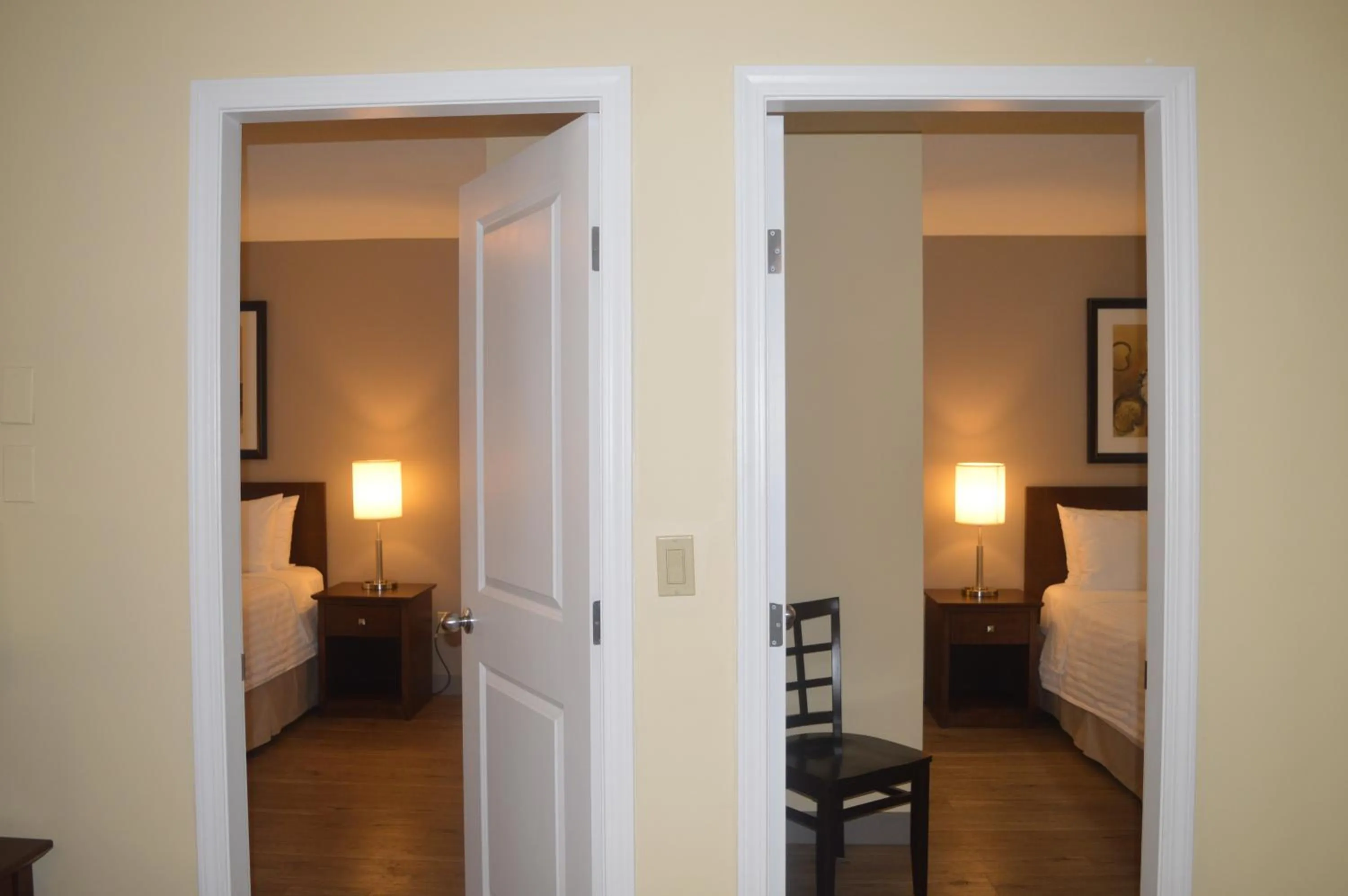 Bedroom, Bed in Siesta Suites