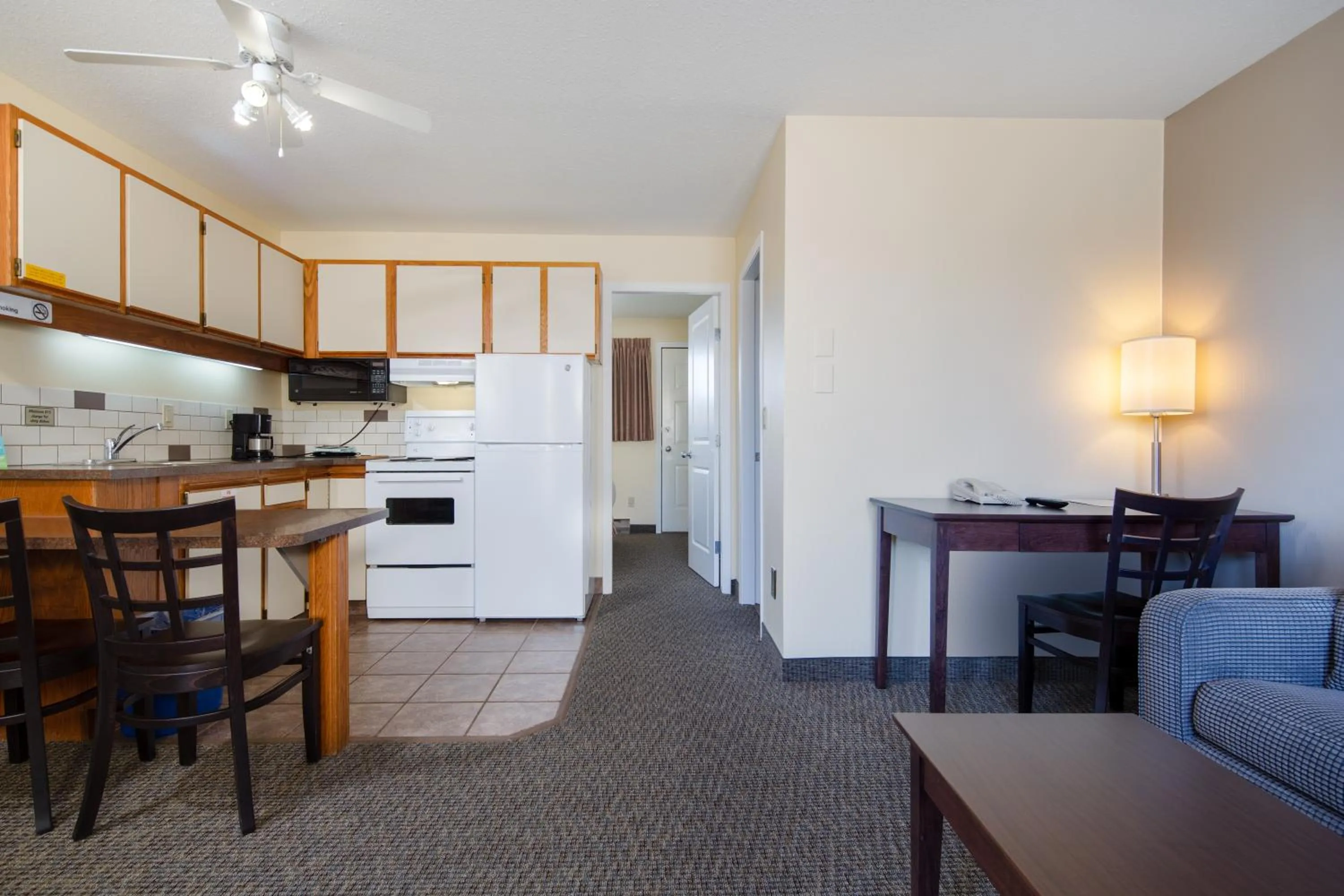 Kitchen or kitchenette in Siesta Suites