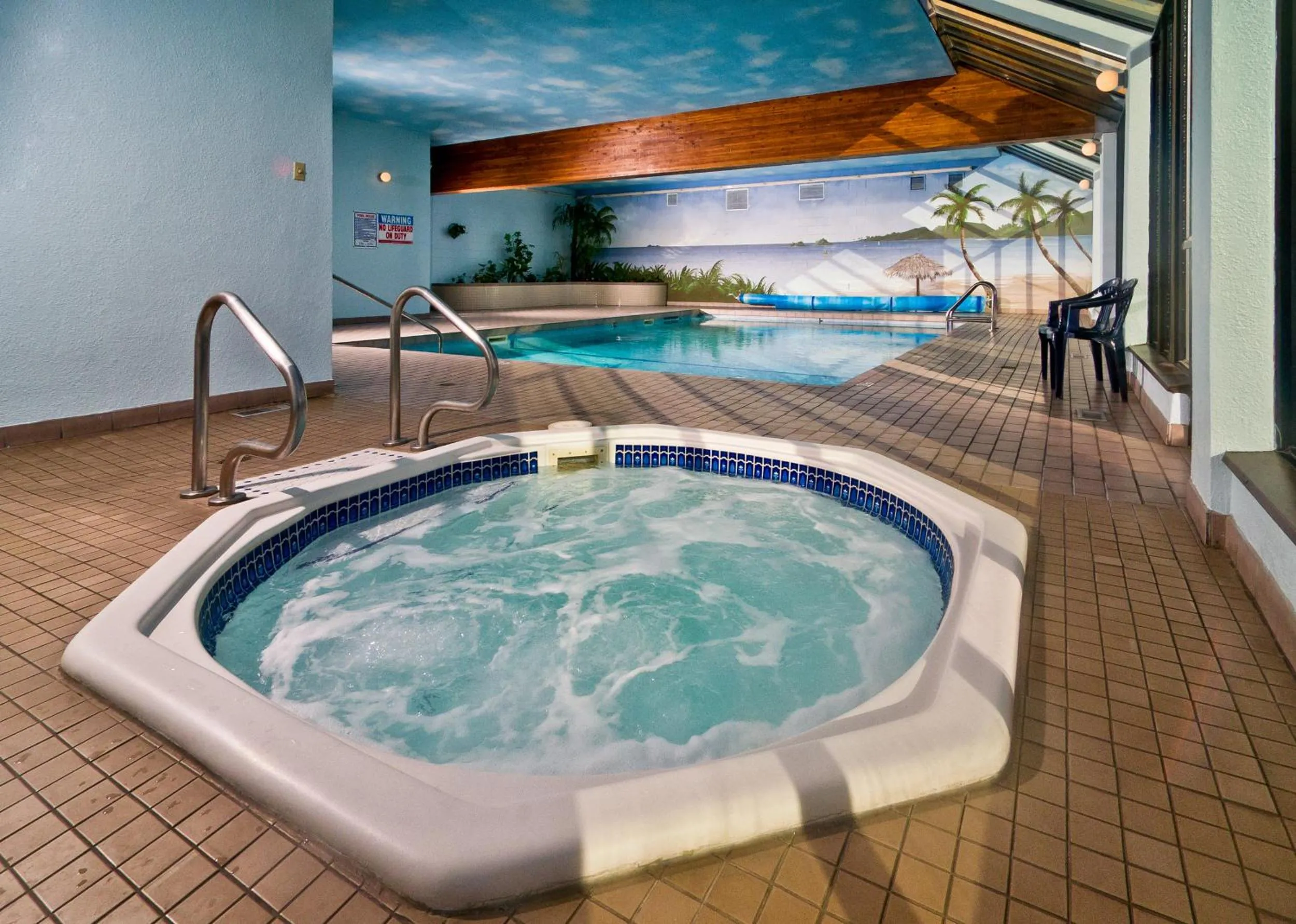 Hot Tub in Siesta Suites