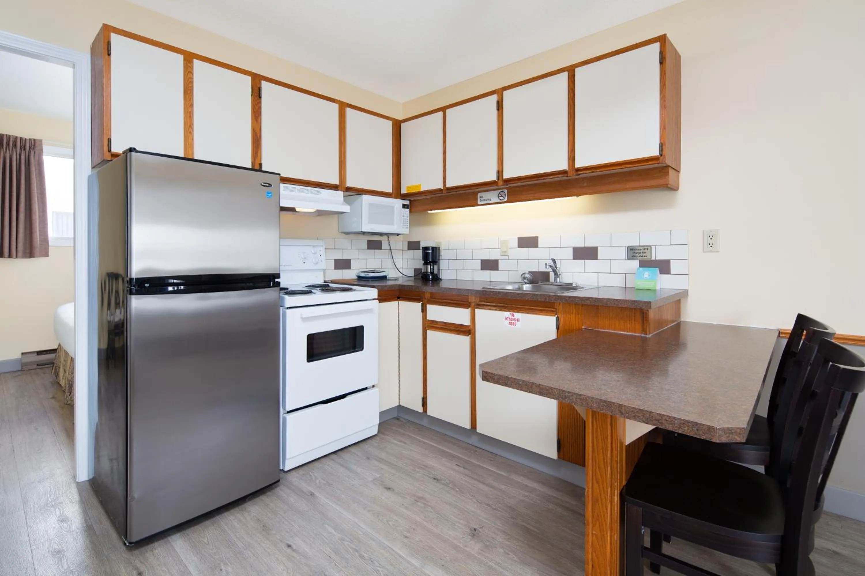 Kitchen or kitchenette in Siesta Suites