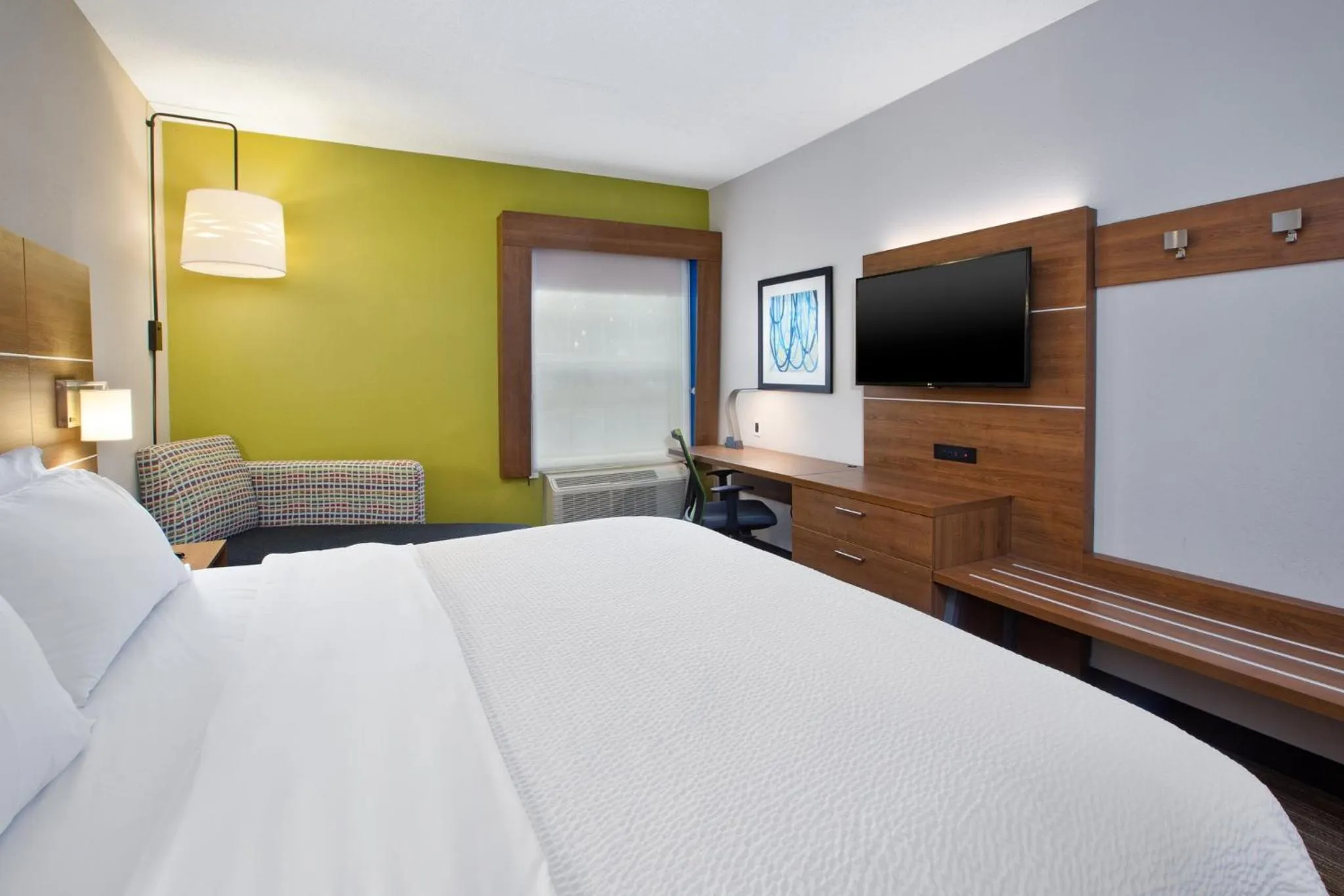 Photo of the whole room, Bed in Holiday Inn Express Hotel & Suites Delaware-Columbus Area by IHG