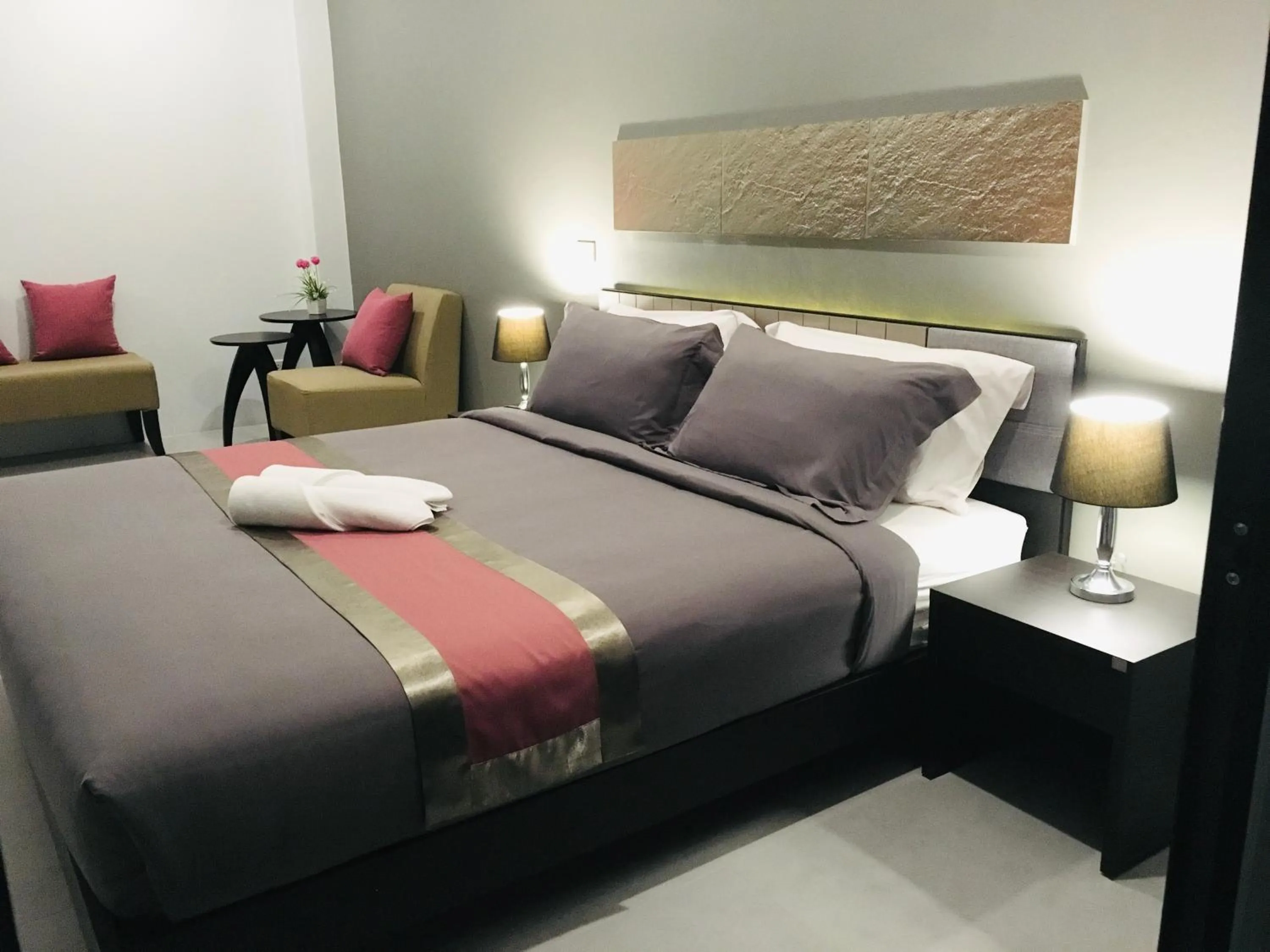 Bed in The Palm Residence