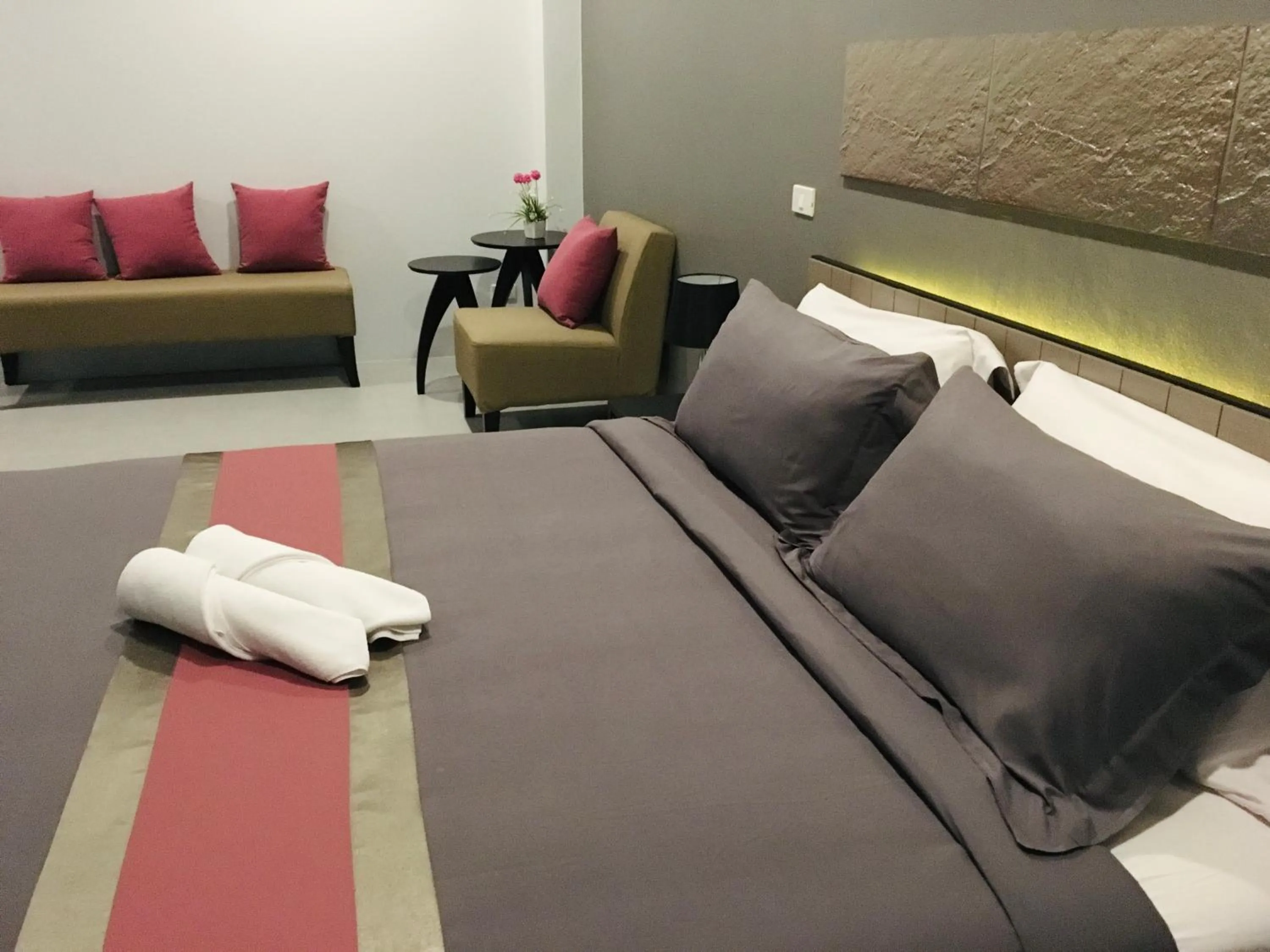 Bed in The Palm Residence