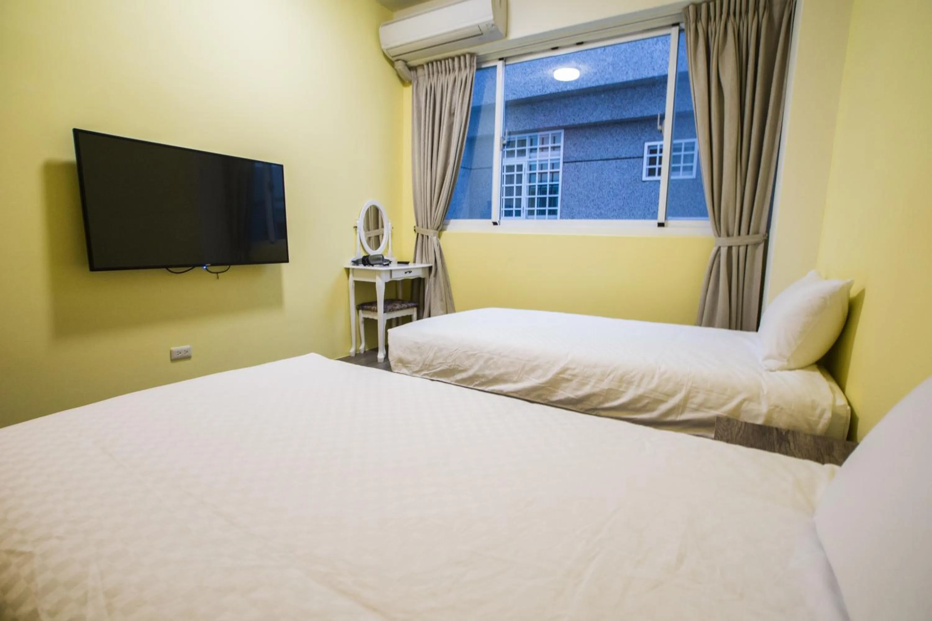 Photo of the whole room, Bed in Siang Jhan B&B