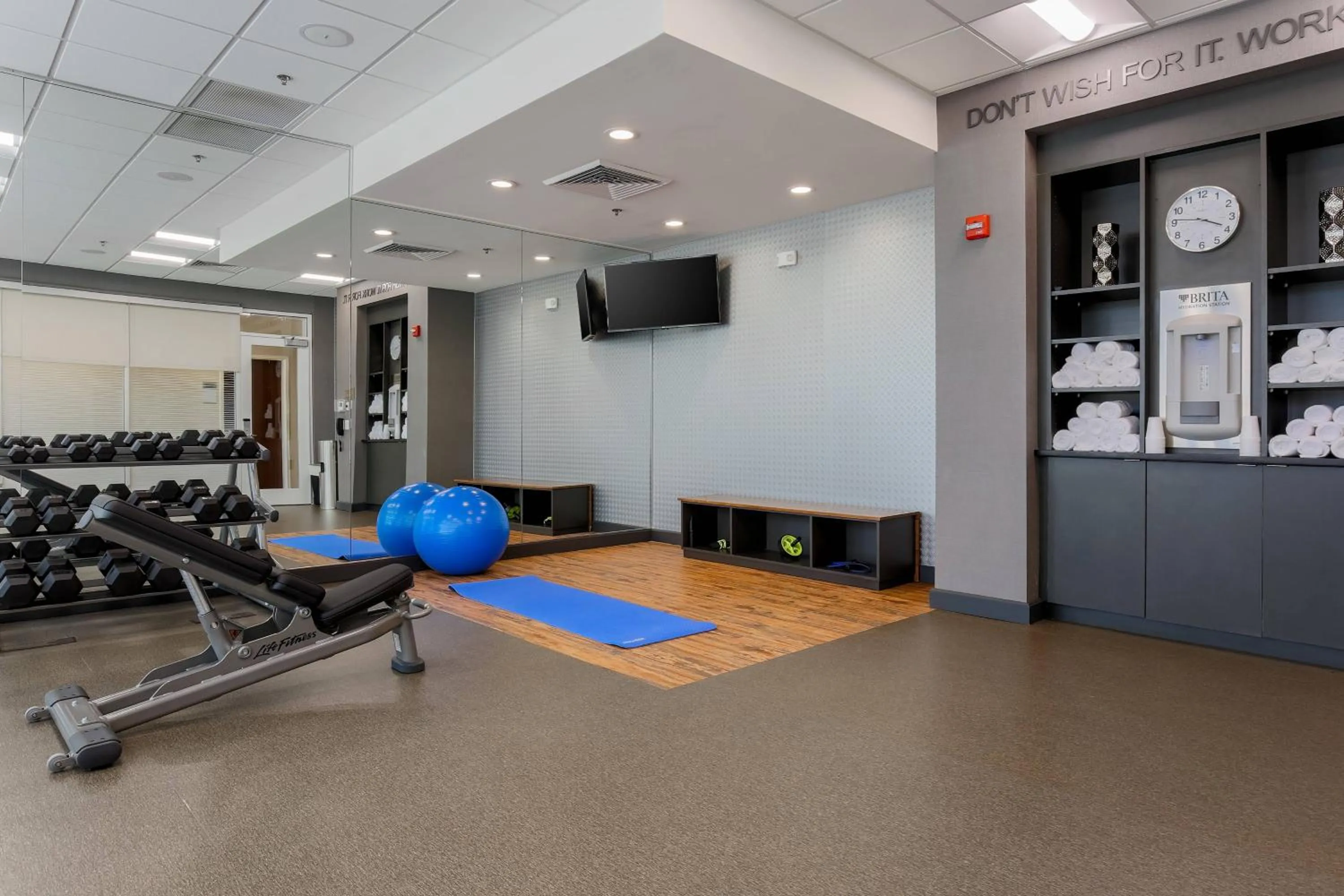Fitness centre/facilities in Fairfield Inn & Suites by Marriott Alexandria