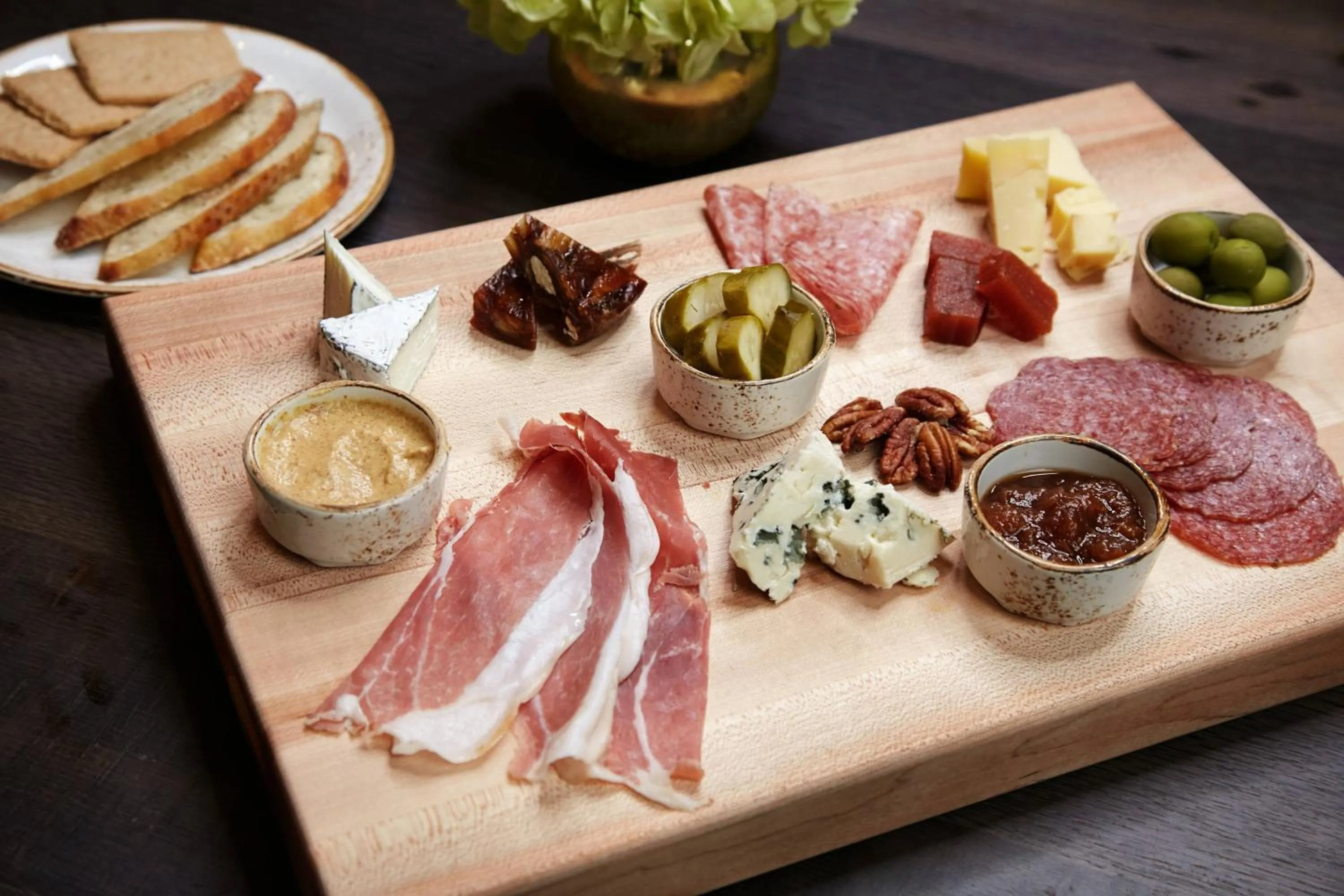 Restaurant/places to eat in Elyton Hotel, Autograph Collection