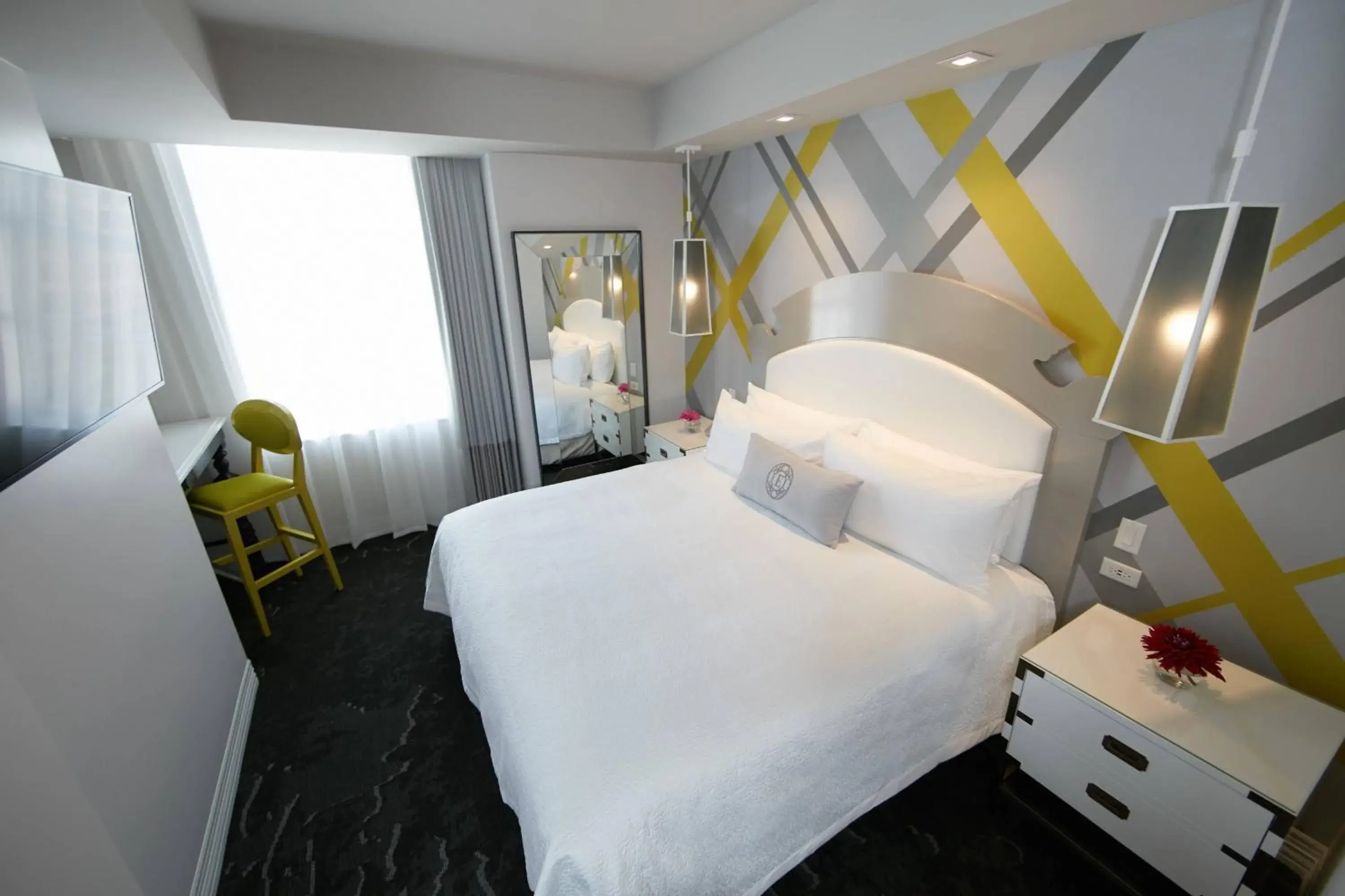 Photo of the whole room, Bed in Elyton Hotel, Autograph Collection Photo of the whole room, Bed in Elyton Hotel, Autograph Collection