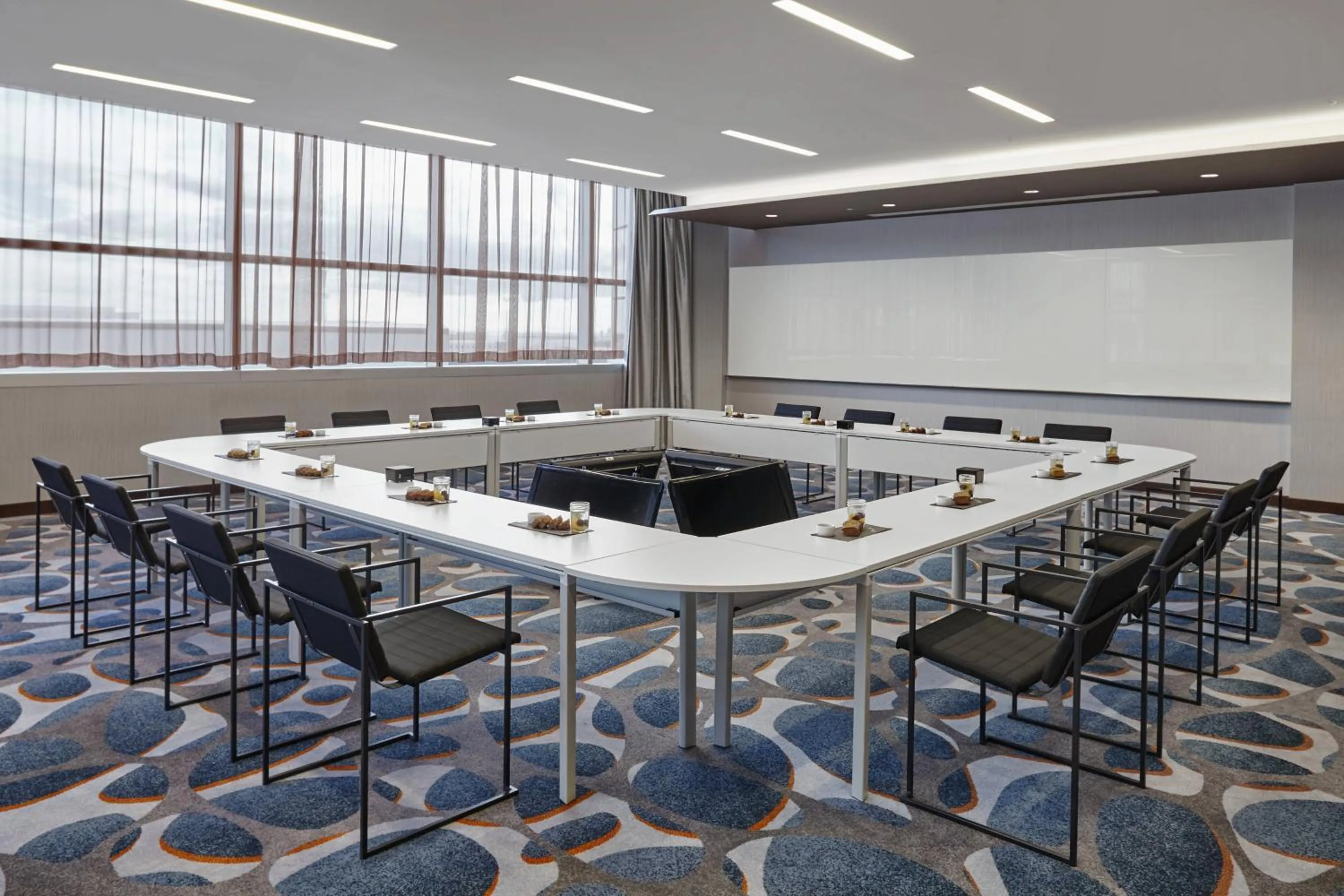 Meeting/conference room in Calgary Airport Marriott In-Terminal Hotel