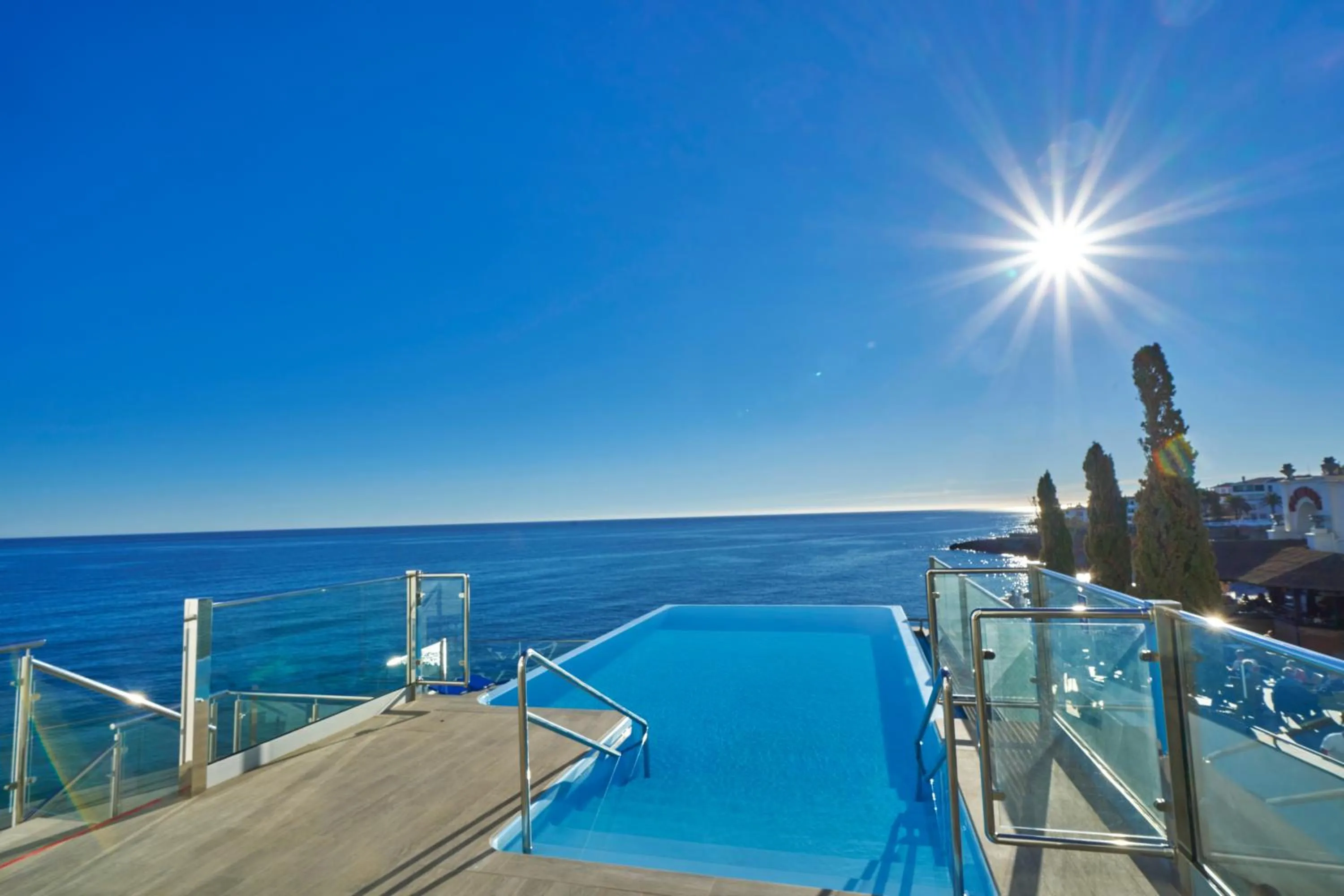 Pool view in Hotel Balcón de Europa