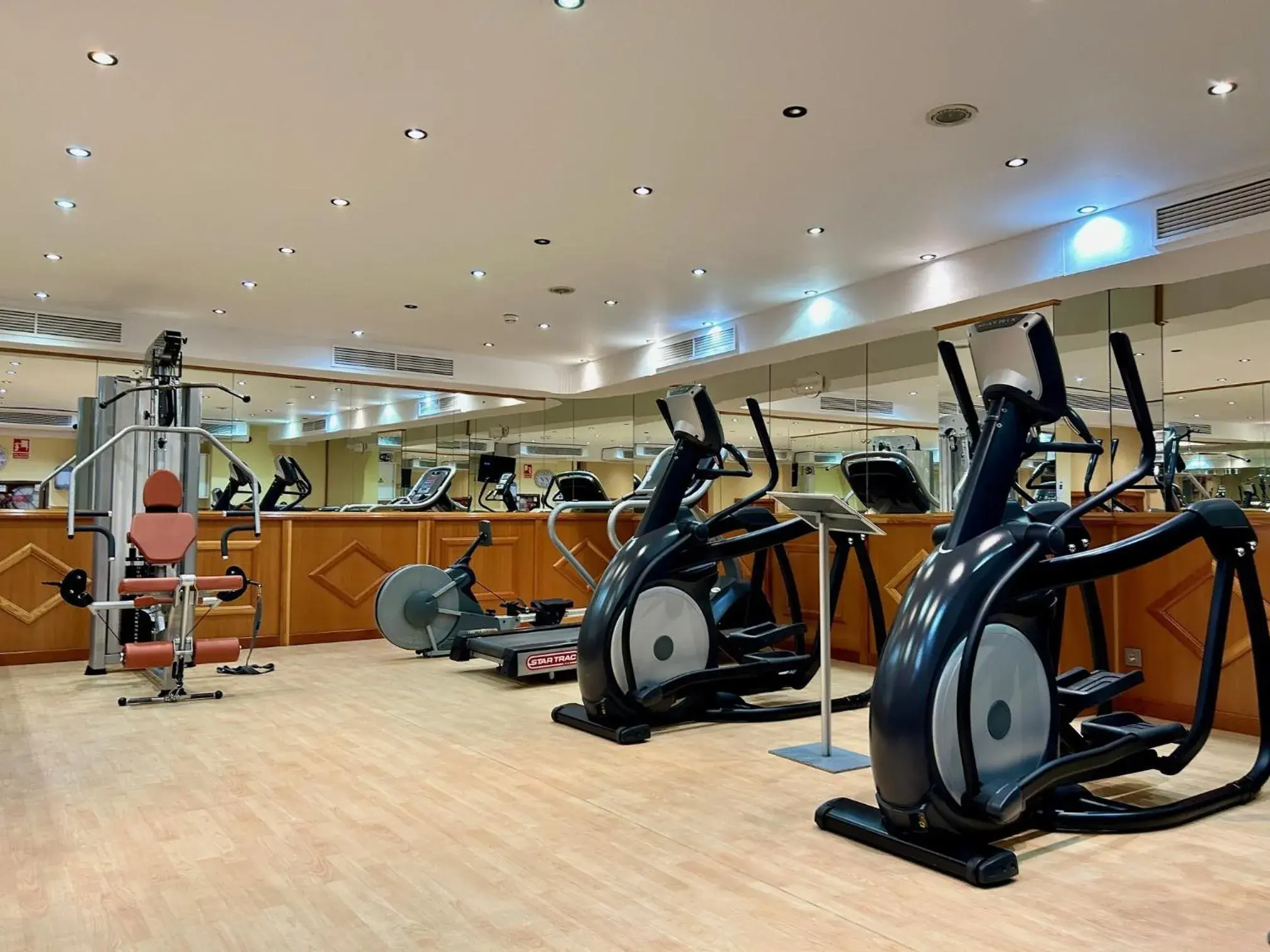 Fitness centre/facilities in Hotel Balcón de Europa Fitness centre/facilities in Hotel Balcón de Europa