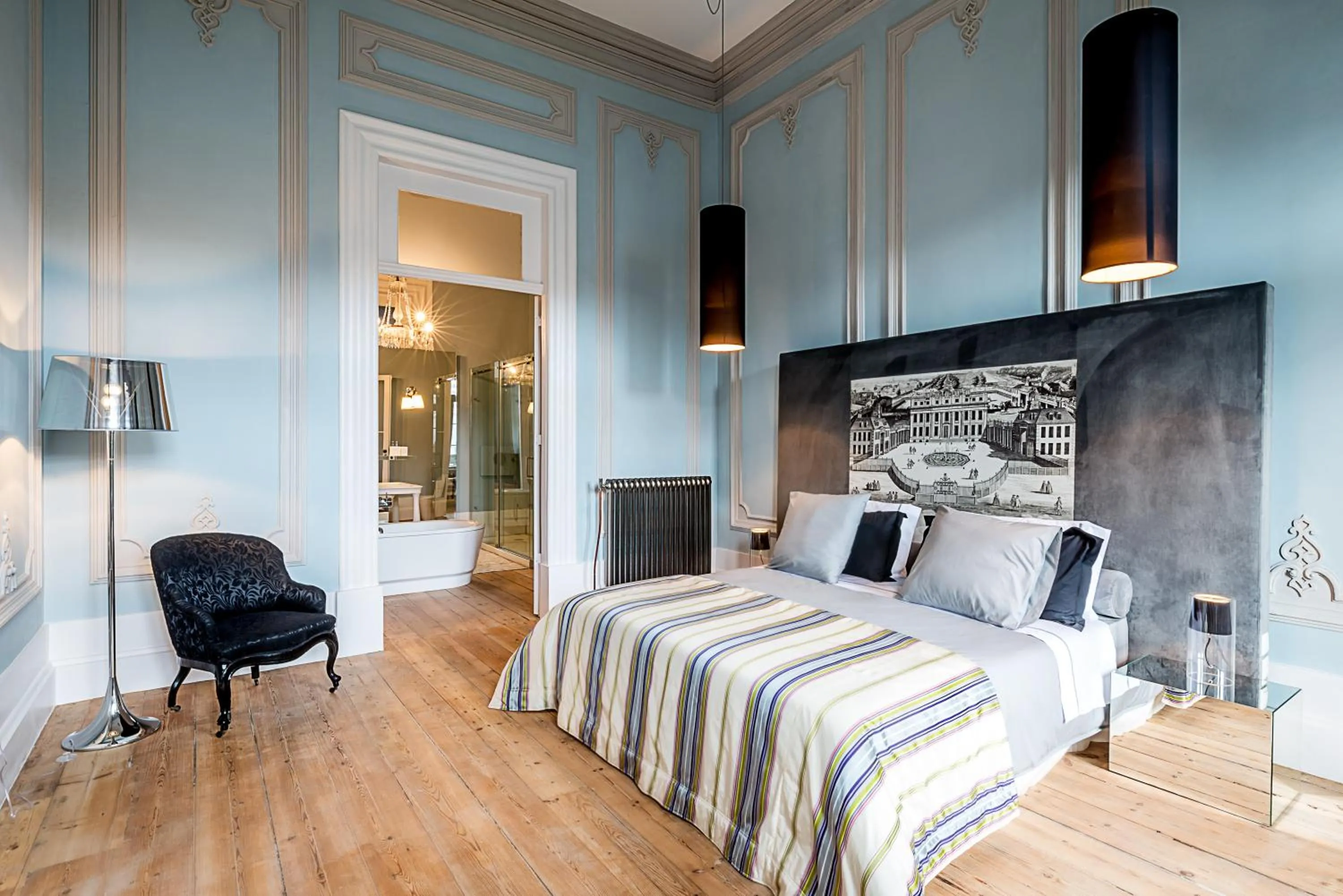 Decorative detail, Bed in Charm Palace Porto