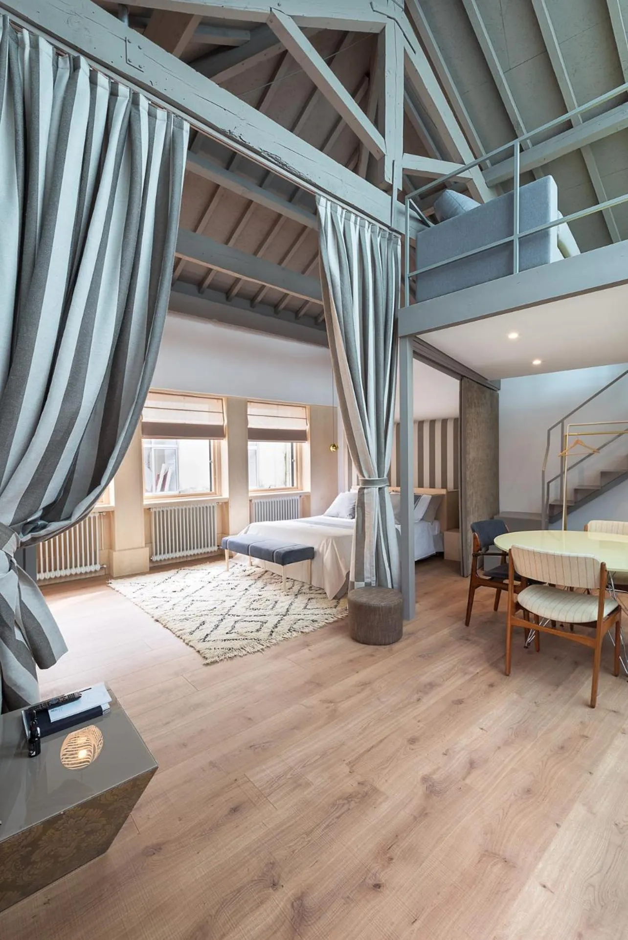 Bed in Charm Palace Porto