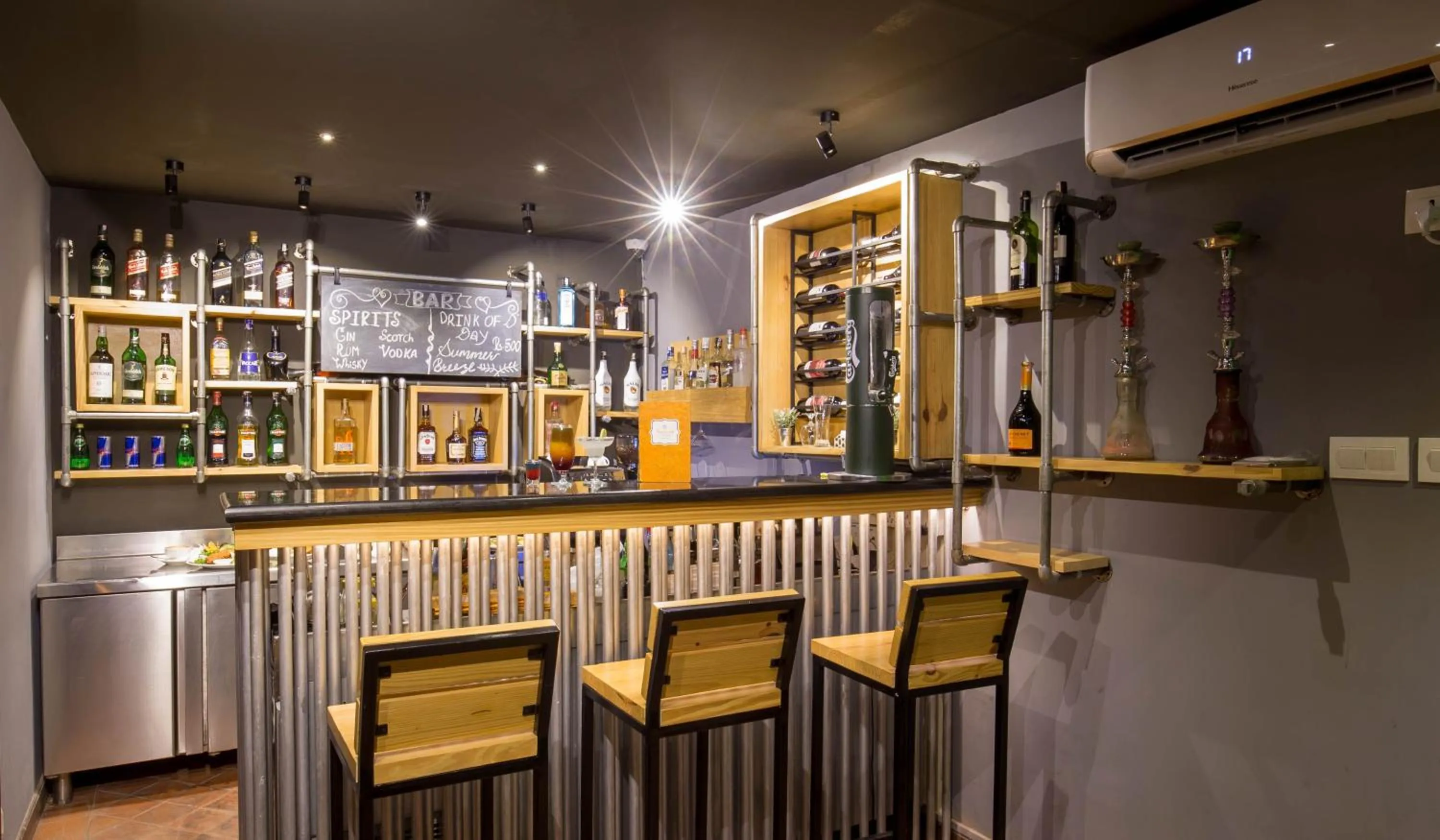 Lounge or bar in Traditional Comfort Boutique Hotel