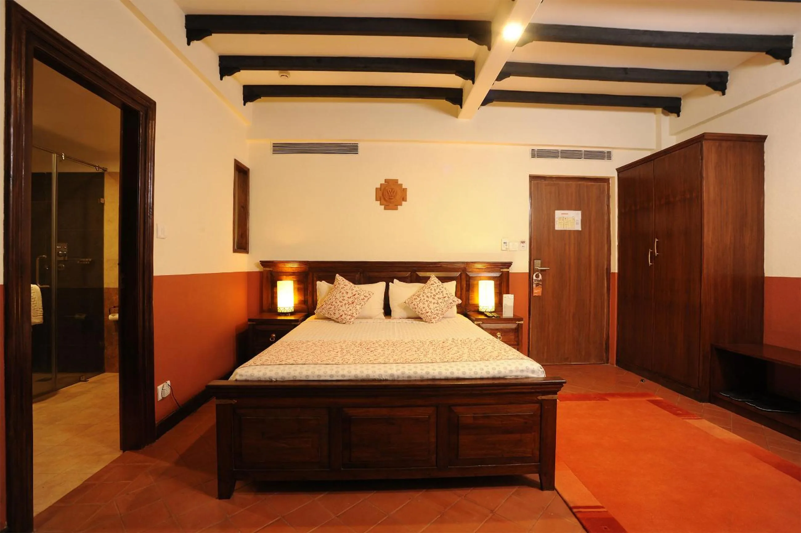 Photo of the whole room, Bed in Traditional Comfort Boutique Hotel