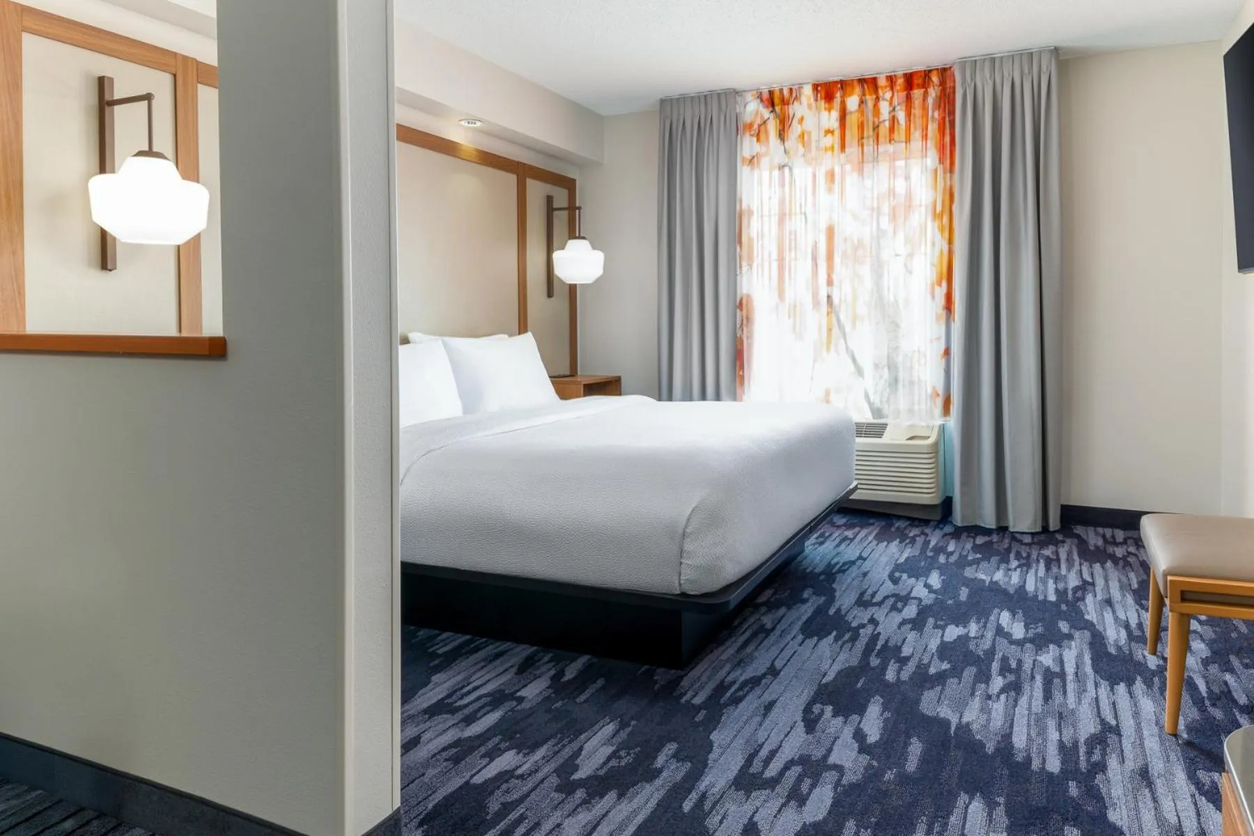 Bedroom, Bed in Fairfield Inn and Suites by Marriott Cincinnati Eastgate
