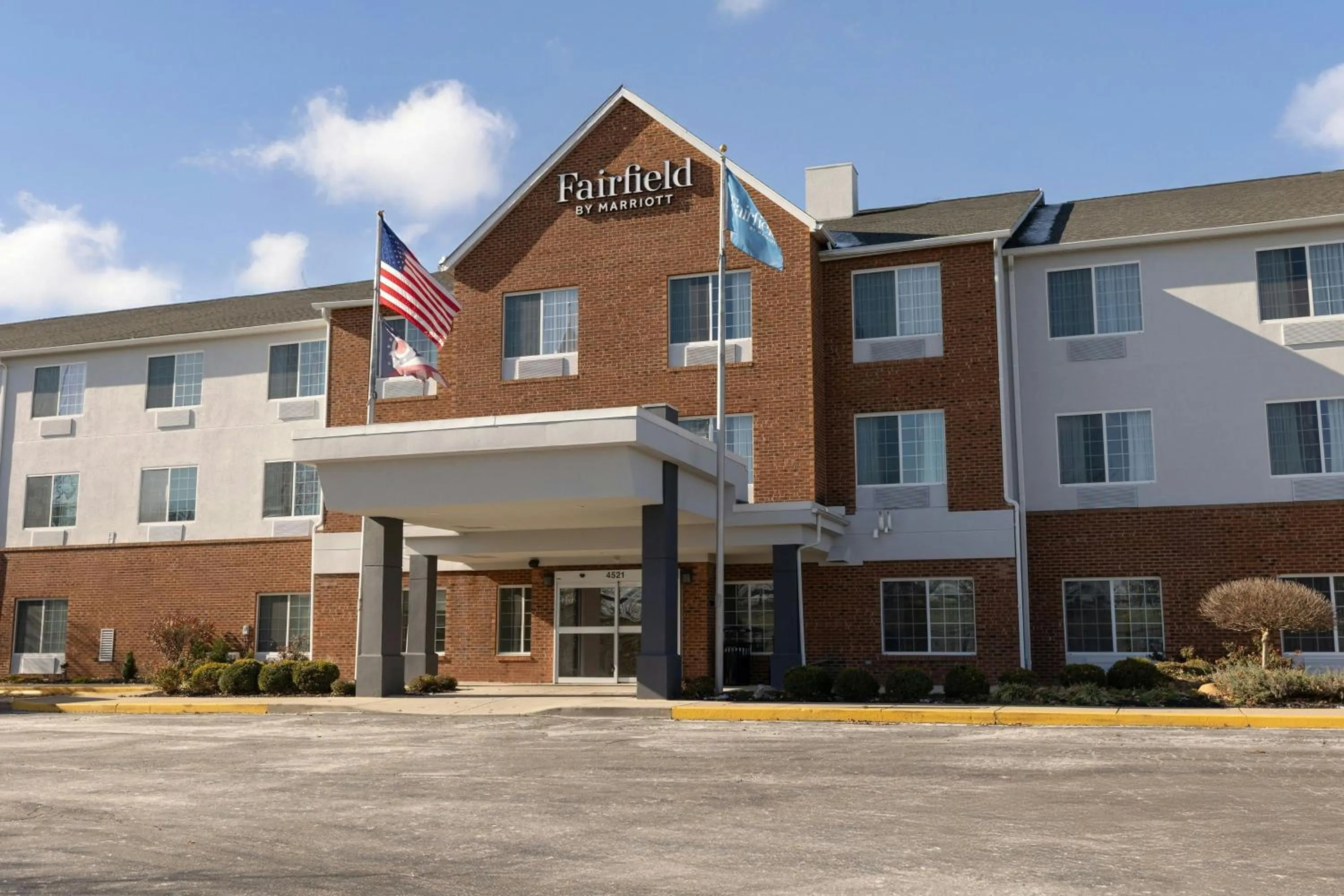 Property building in Fairfield Inn and Suites by Marriott Cincinnati Eastgate