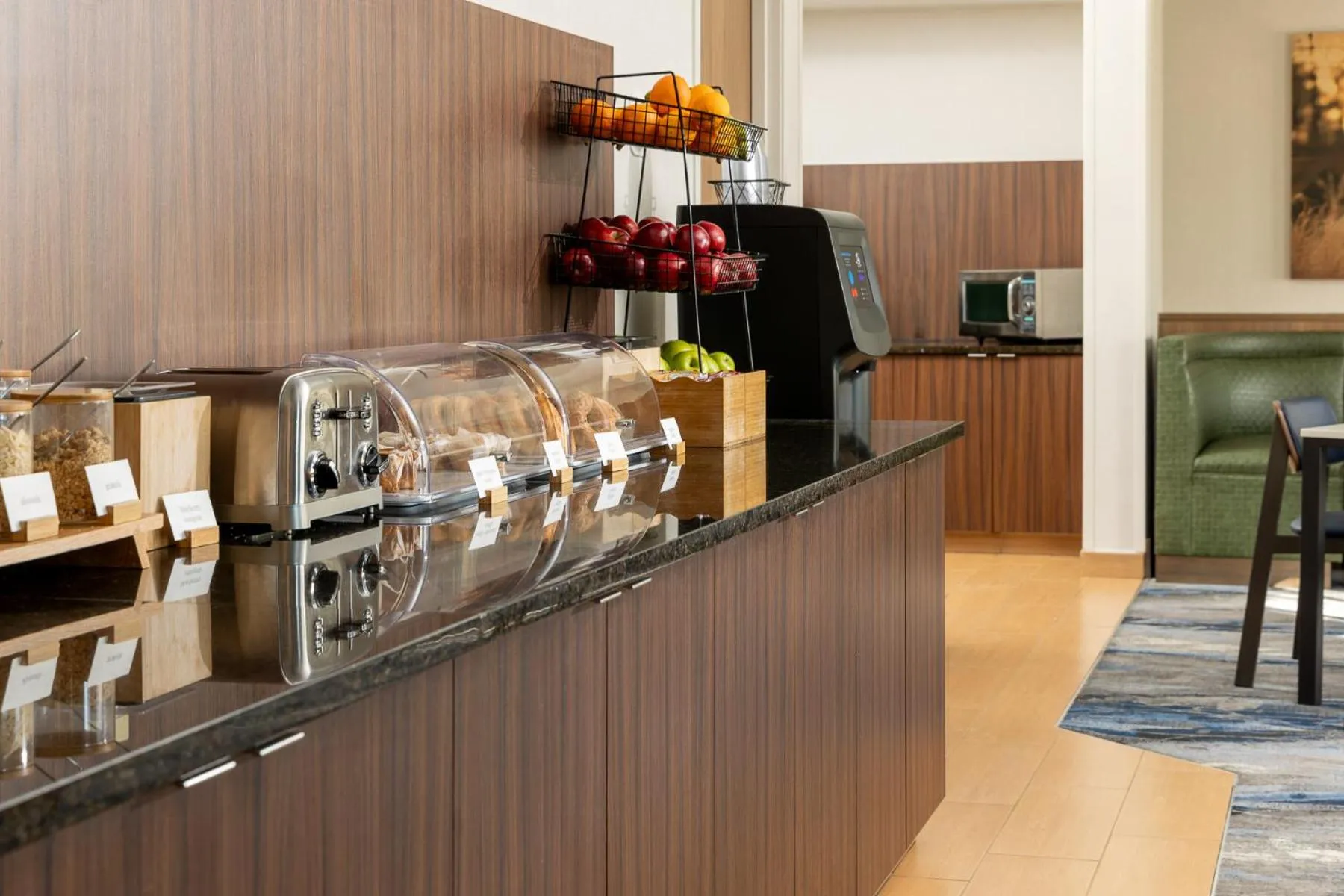 Breakfast in Fairfield Inn and Suites by Marriott Cincinnati Eastgate