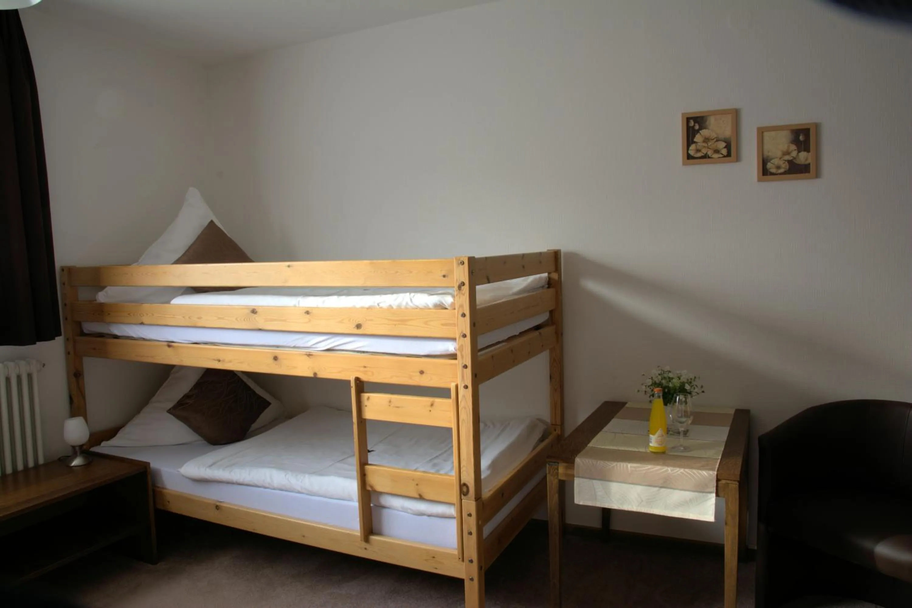 bunk bed, Bed in Gasthaus Finken