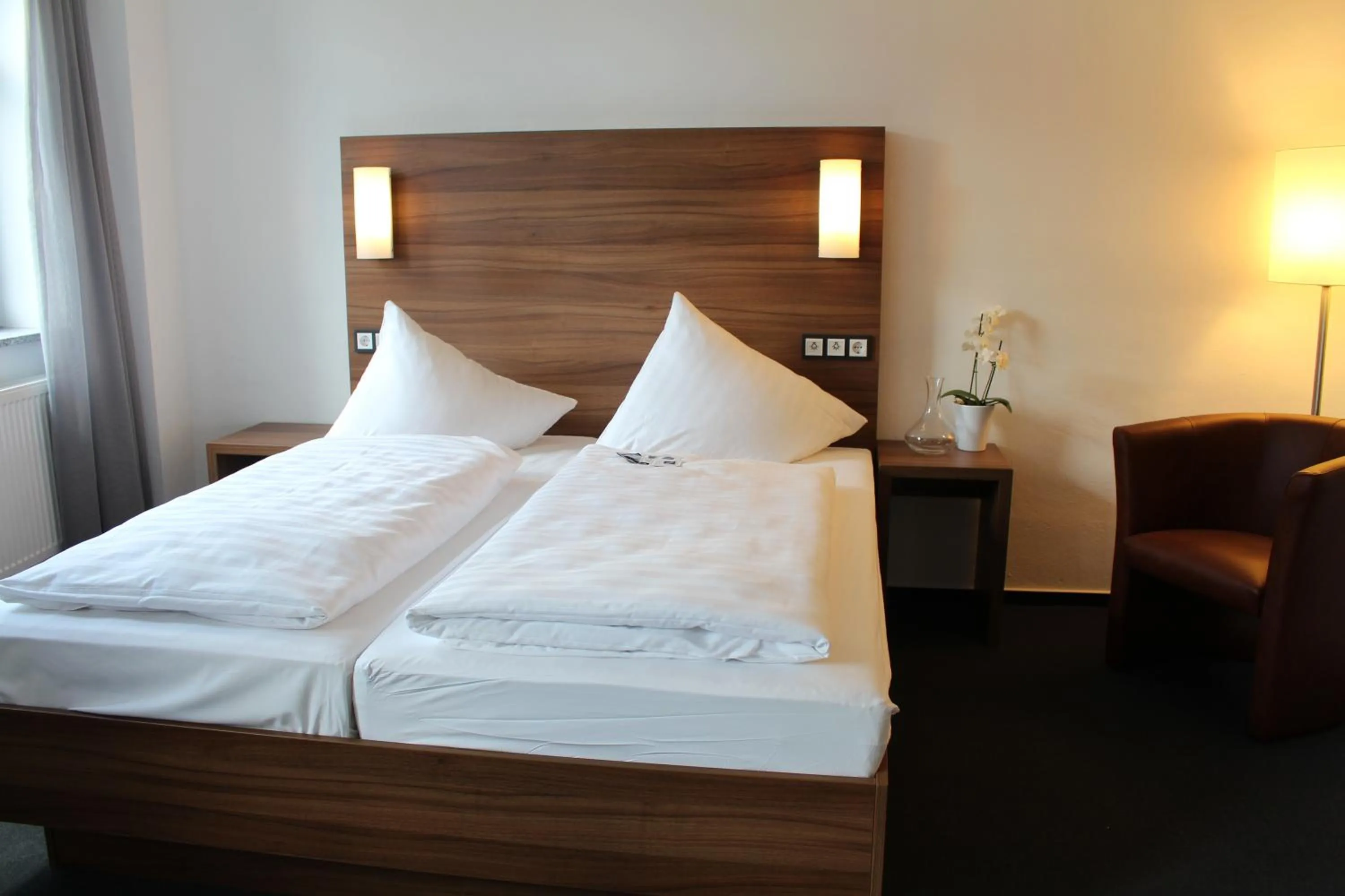 Photo of the whole room, Bed in Hotel garni Anger 5