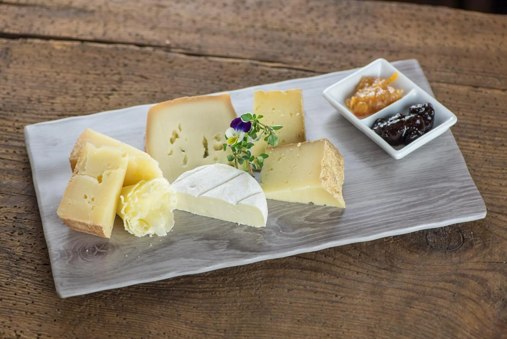 Restaurant/places to eat in Hotel Signal