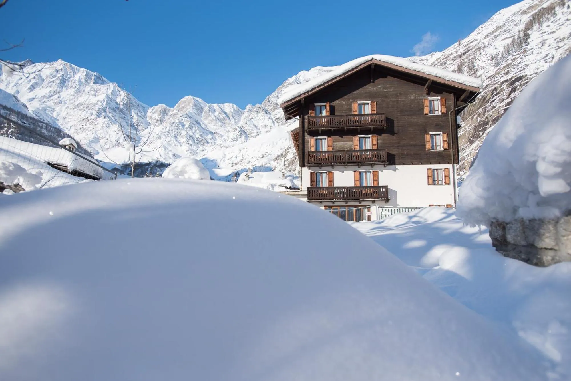 Property building in Hotel Signal