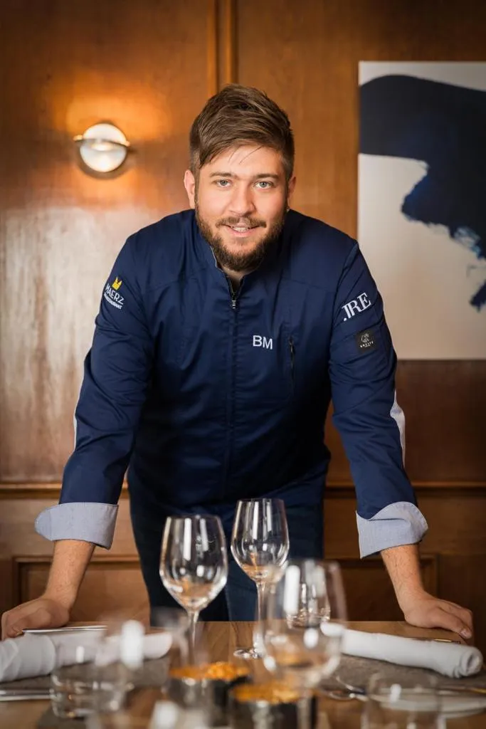 People in Hotel & Restaurant Rose