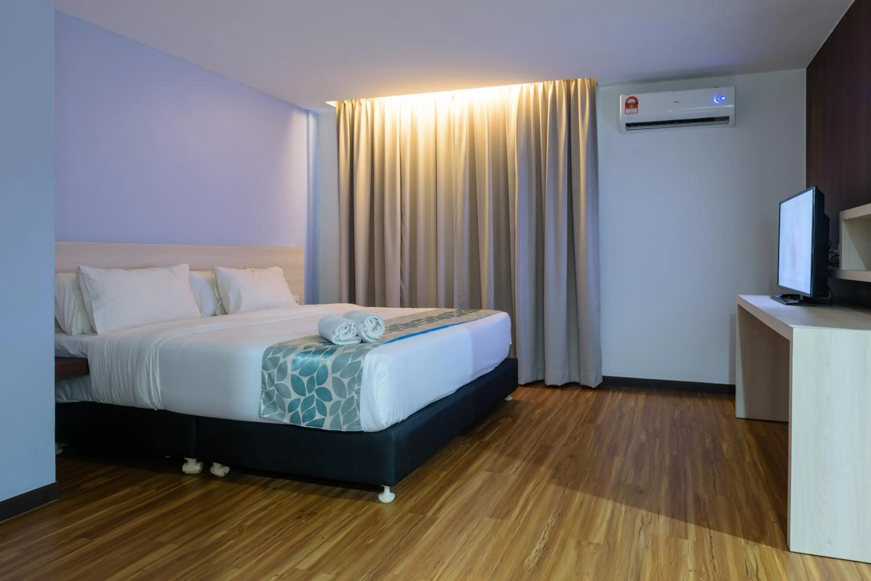 Bed in Samudra Hotel Kuching