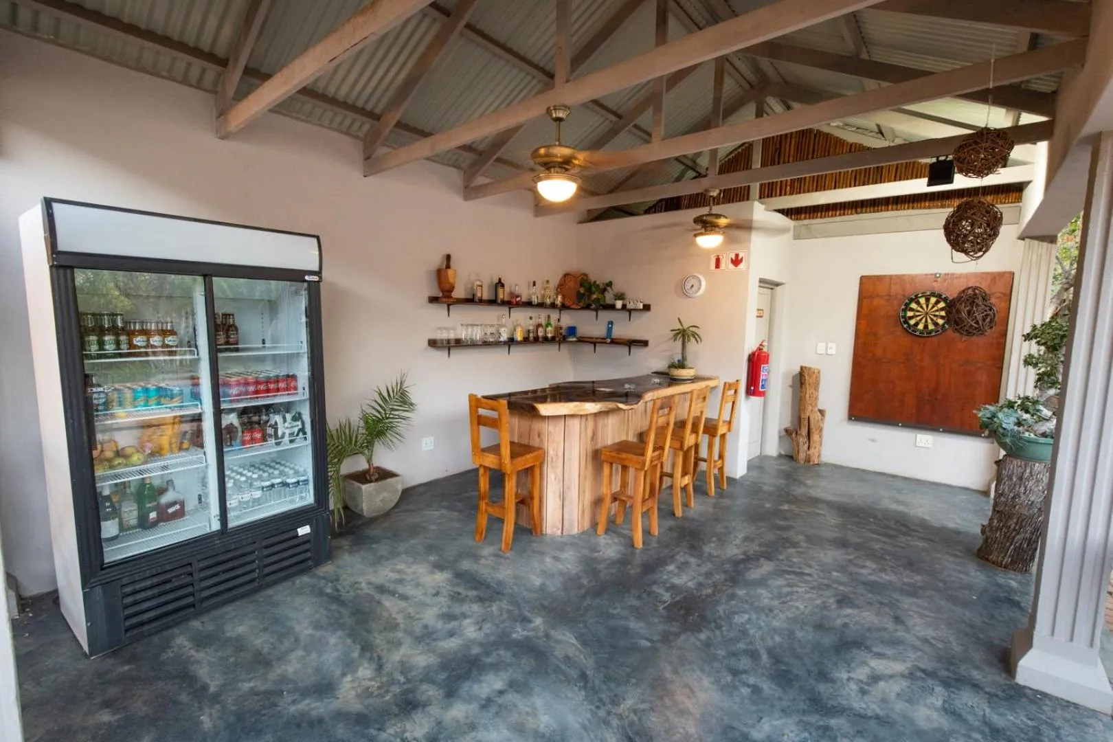 Lounge or bar in The Belgium Inn