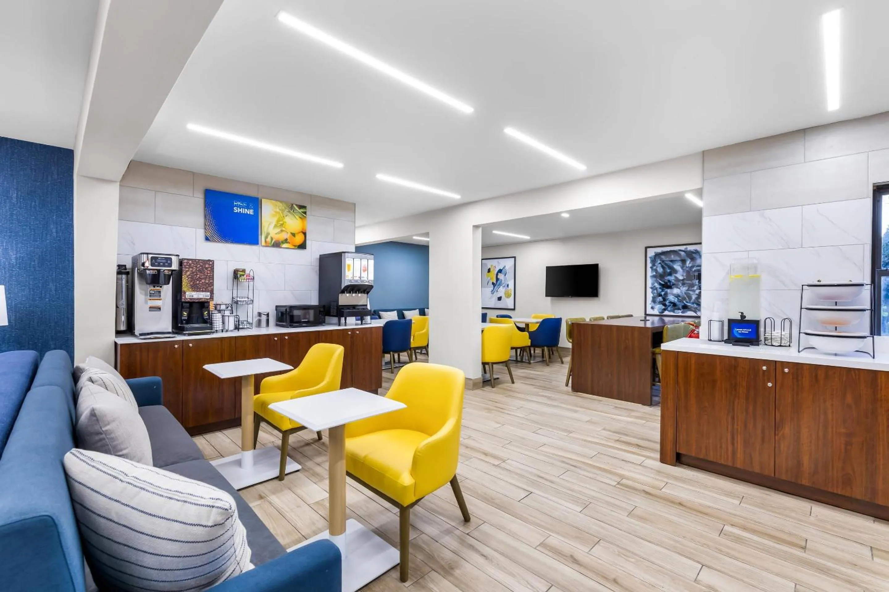 Breakfast in Comfort Inn Nashville West