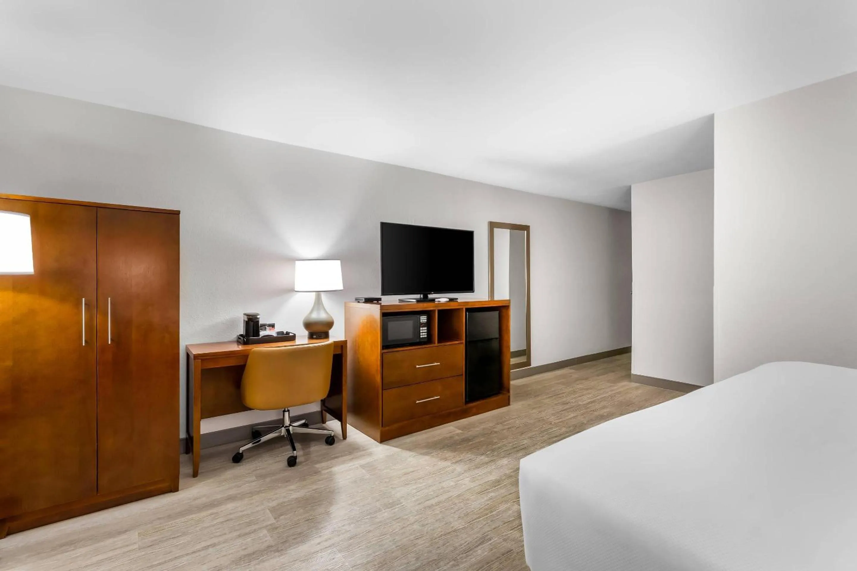 Bedroom, Bed in Comfort Inn Nashville West