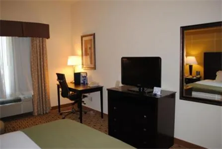 Bed in Holiday Inn Express Boonville by IHG