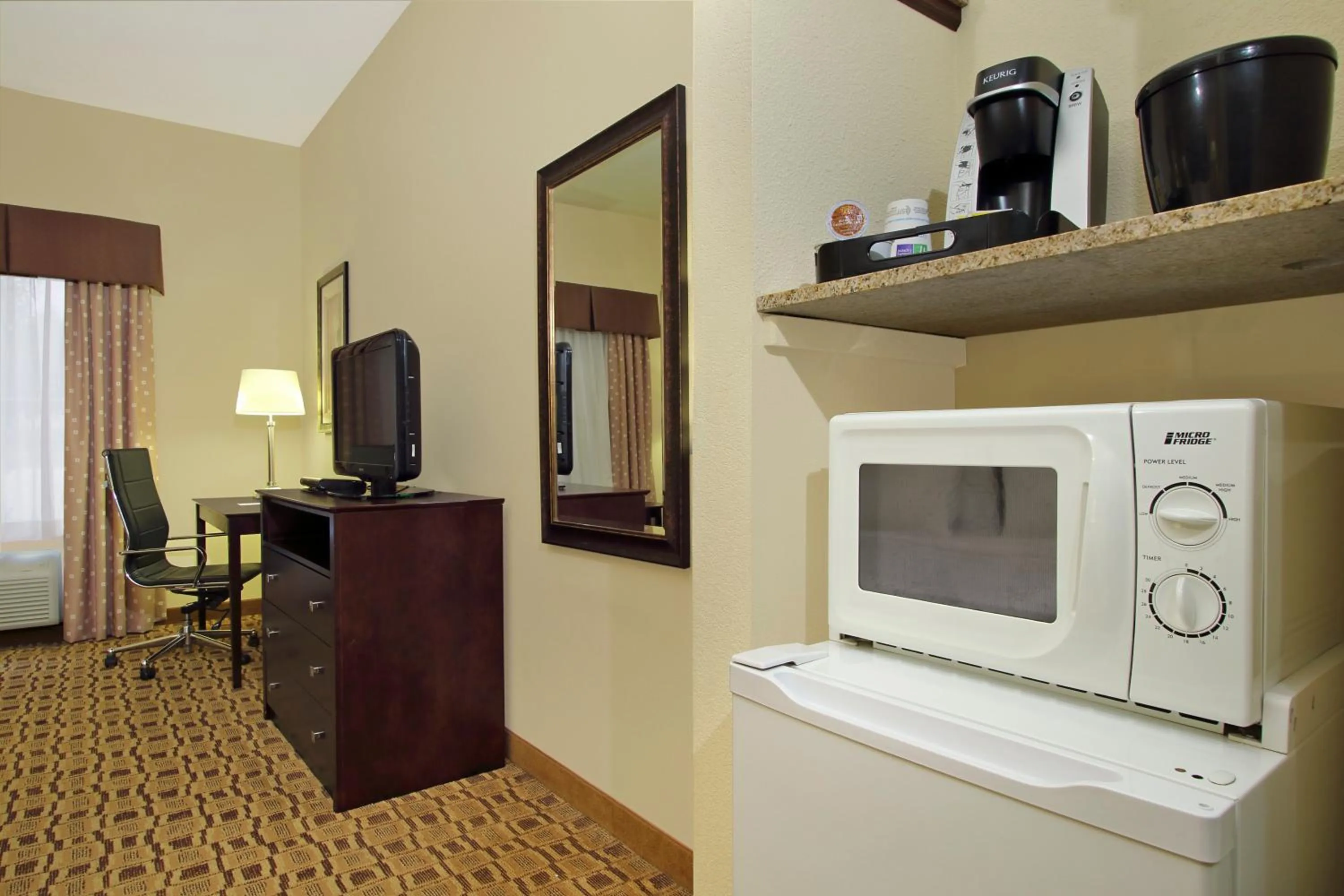 Bedroom in Holiday Inn Express Boonville by IHG