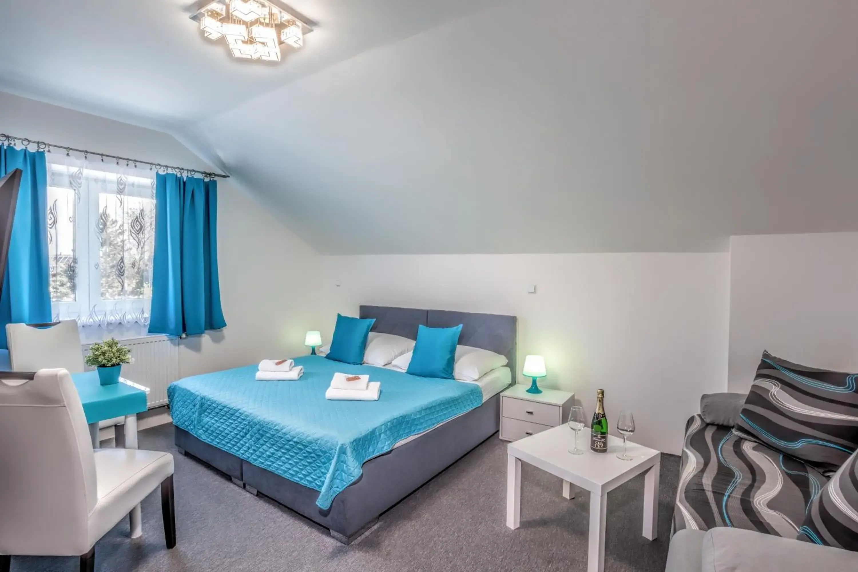 Family Room with Bath - single occupancy in Elendris - Ubytování u kostela Family Room with Bath - single occupancy in Elendris - Ubytování u kostela