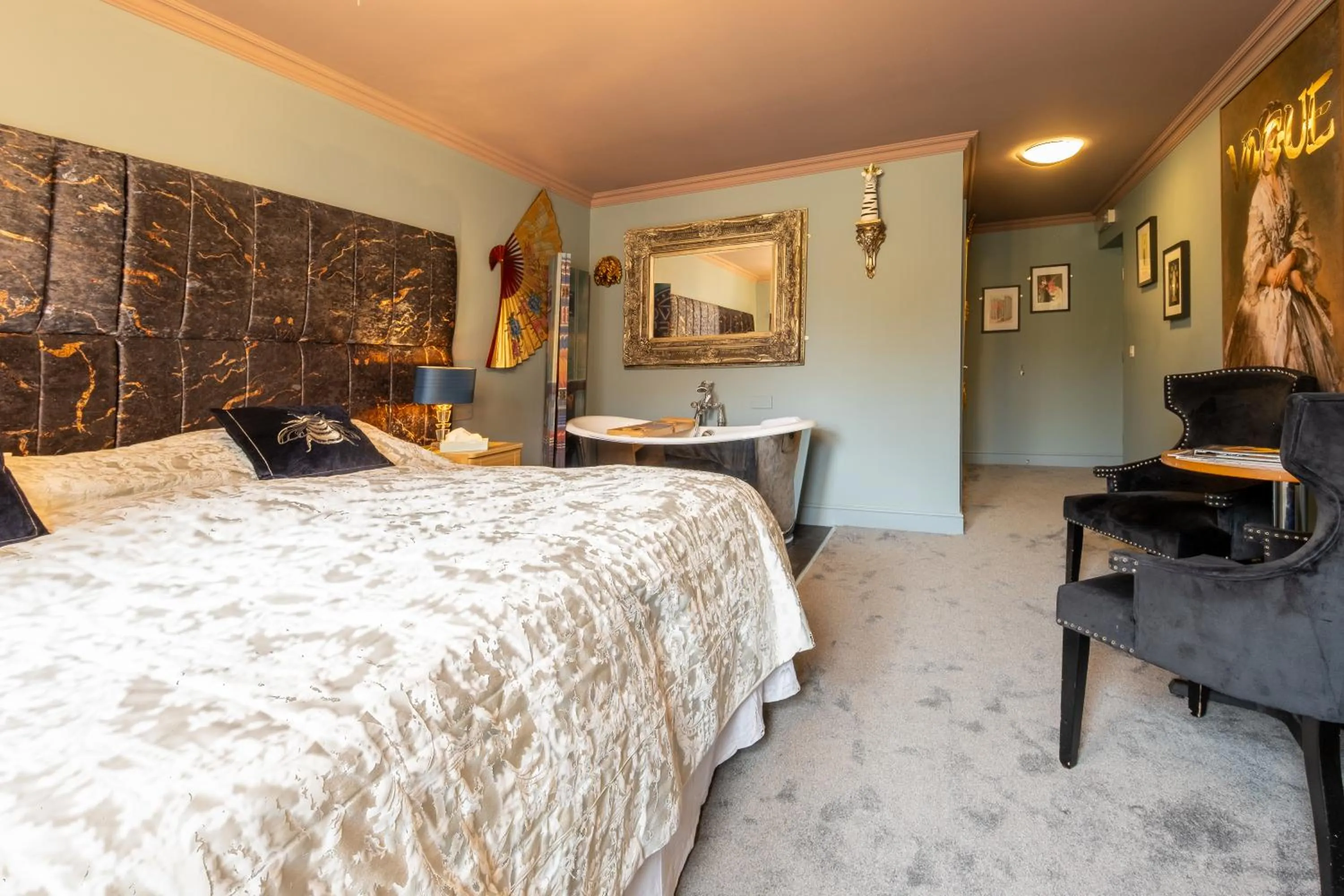 Photo of the whole room, Bed in Brockley Hall Hotel