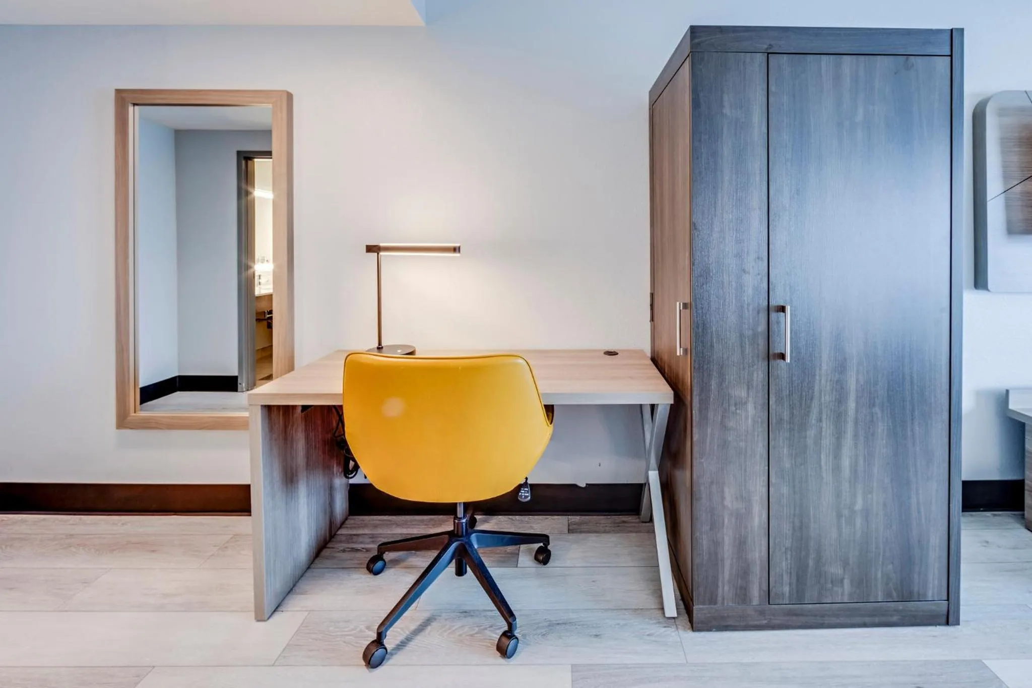 Photo of the whole room in Holiday Inn Express Hotel & Suites Ohio State University- OSU Medical Center by IHG