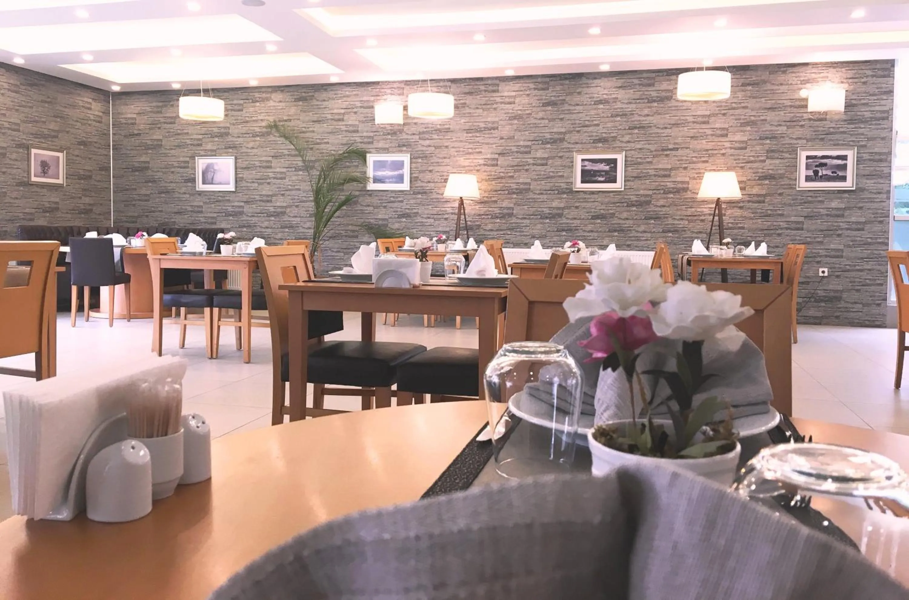 Restaurant/places to eat in Cerkezkoy Business Hotel