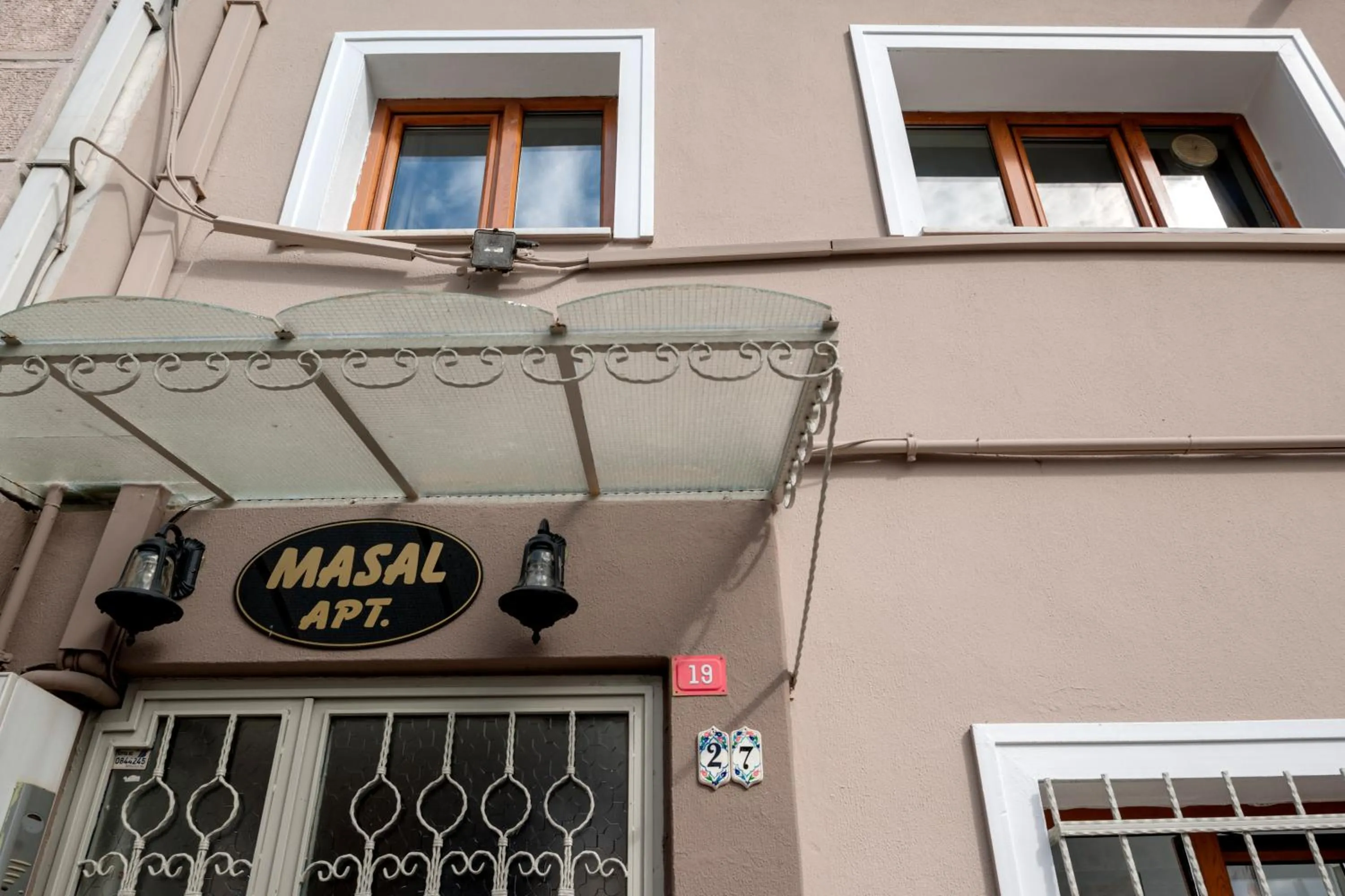 Facade/entrance in Masal Apart
