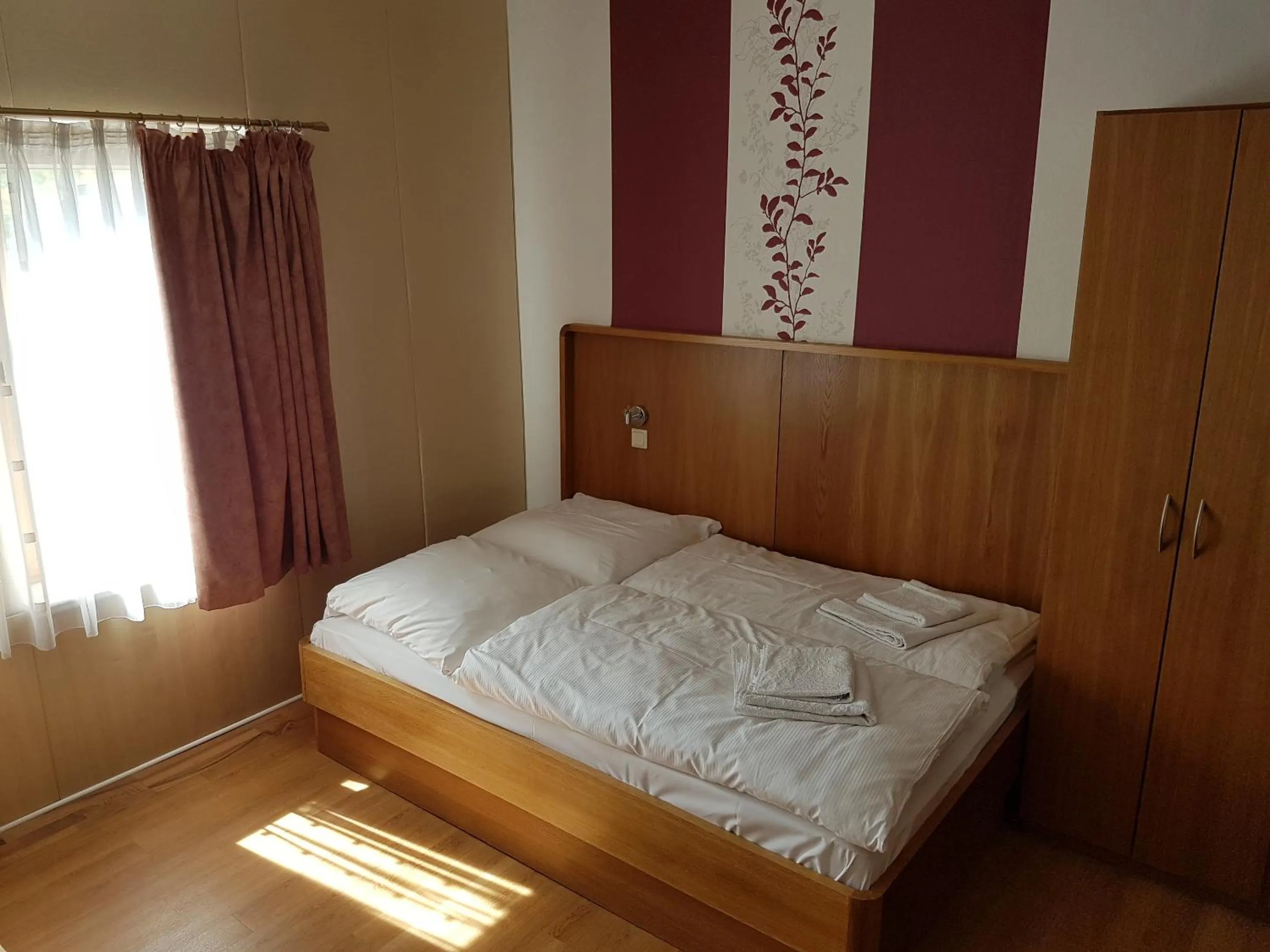 Photo of the whole room, Bed in Hotel - Restaurant Sophienaue