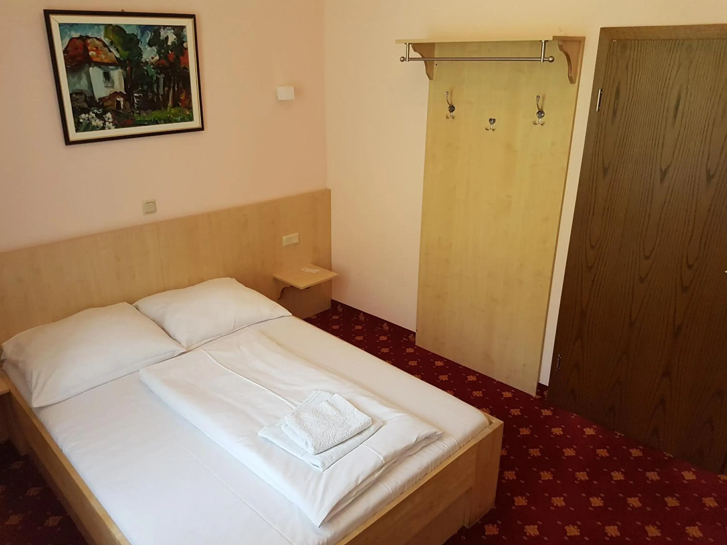 Photo of the whole room, Bed in Hotel - Restaurant Sophienaue