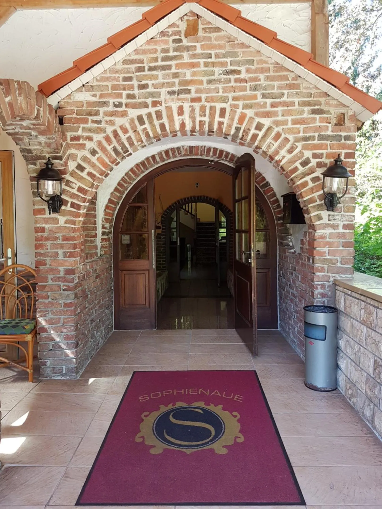 Facade/entrance in Hotel - Restaurant Sophienaue